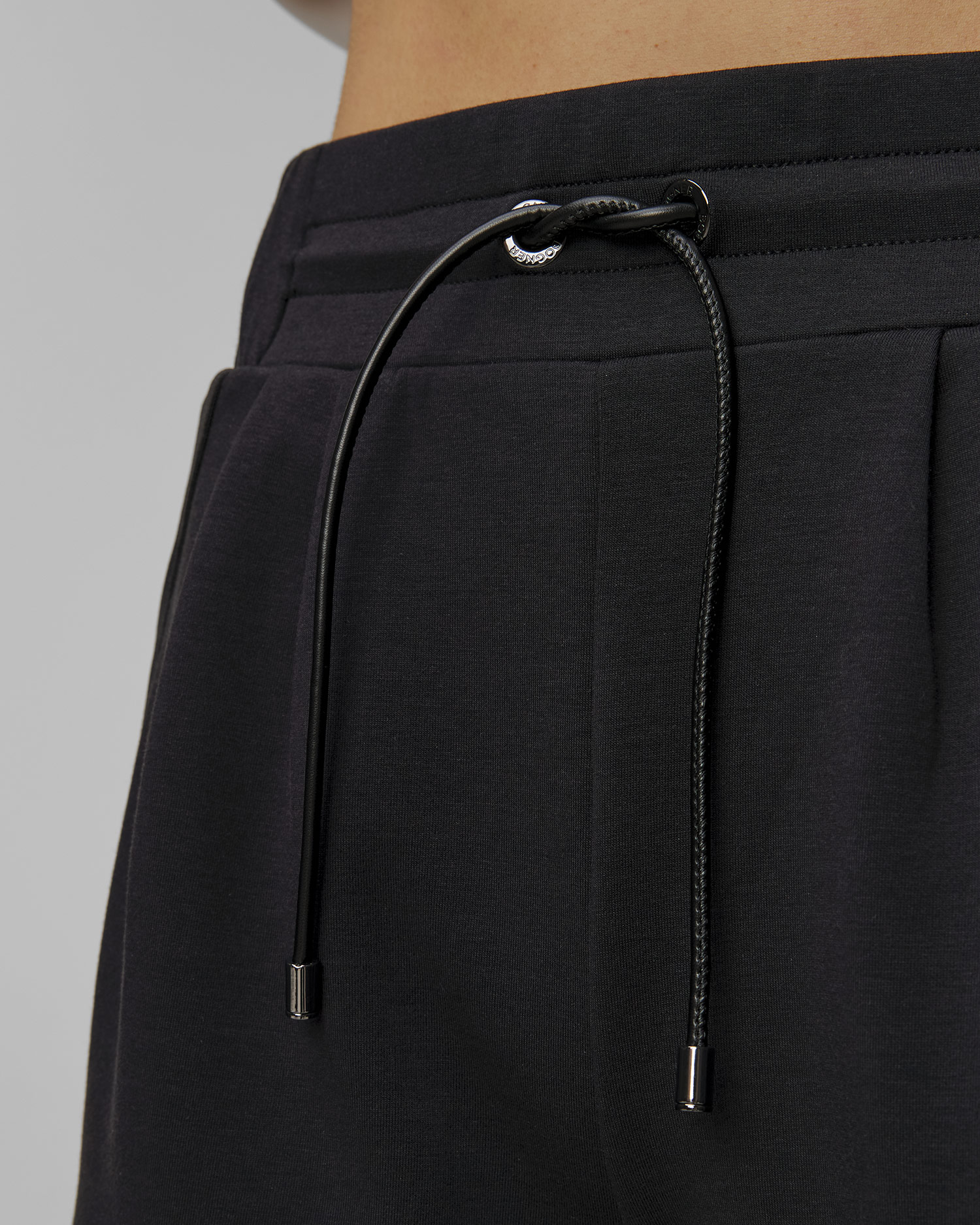 Dámske čierne krátke nohavice BOGNER Fea