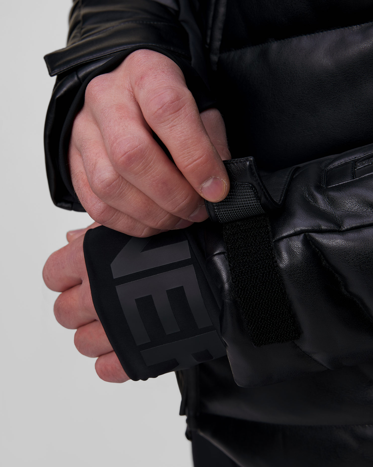 Czarna kurtka narciarska puchowa męska BOGNER Calum D