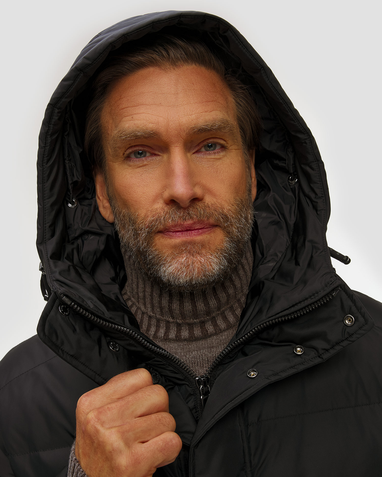 BOGNER Jones-D2 Lange Daunenjacke für Herren in Schwarz