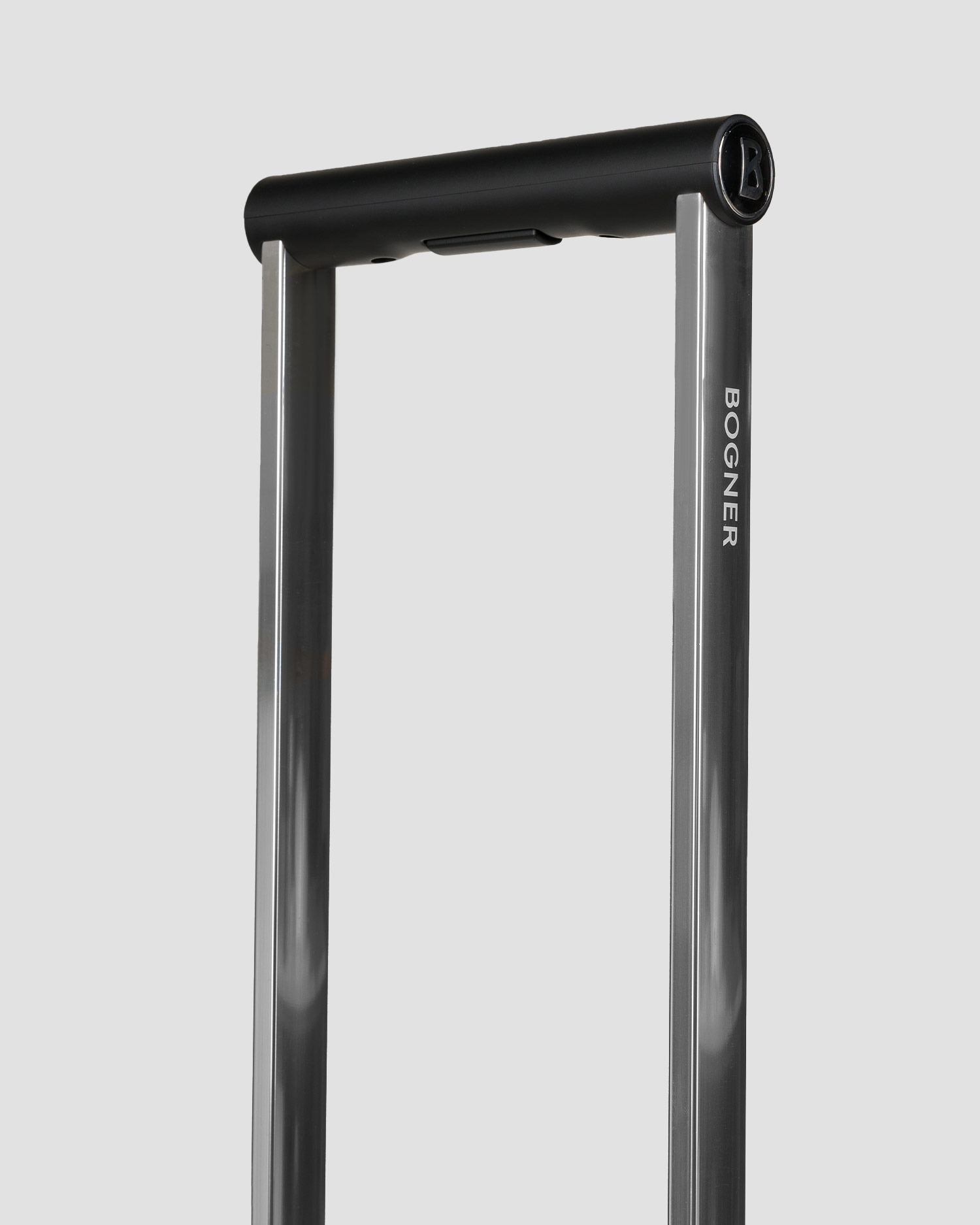 Čierny kufor na kolieskach BOGNER Piz Deluxe C55 Svz 4W