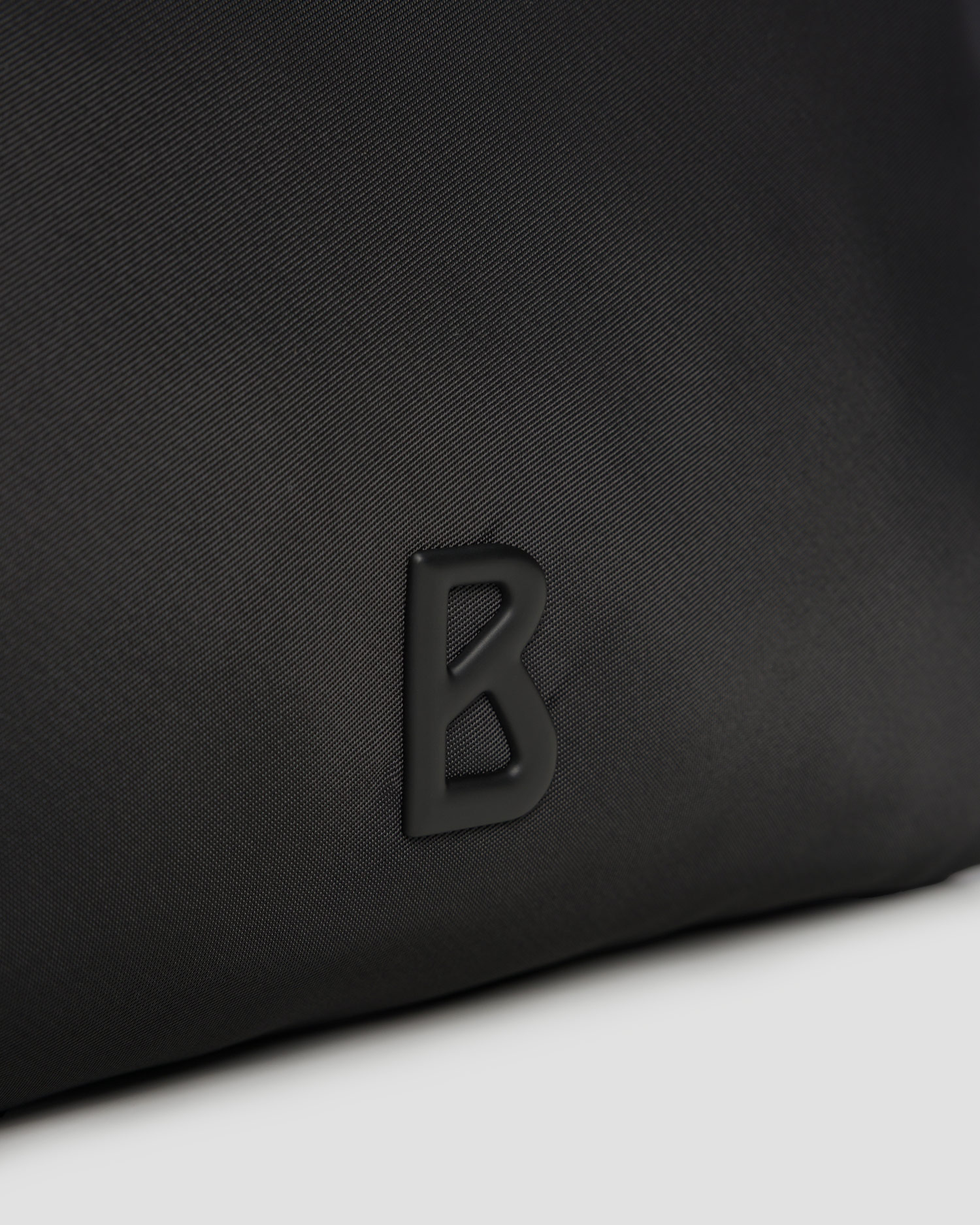 Dámska kabelka BOGNER Verbier Play 1.0 Pukie Shz čierna