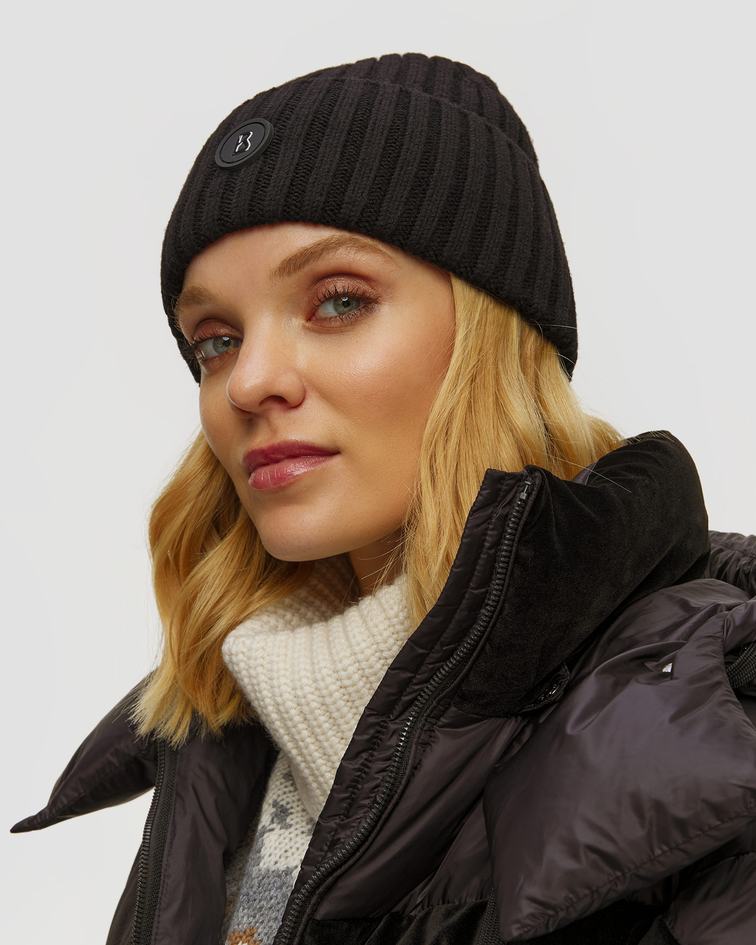 Černá dámská čepice BOGNER Bony