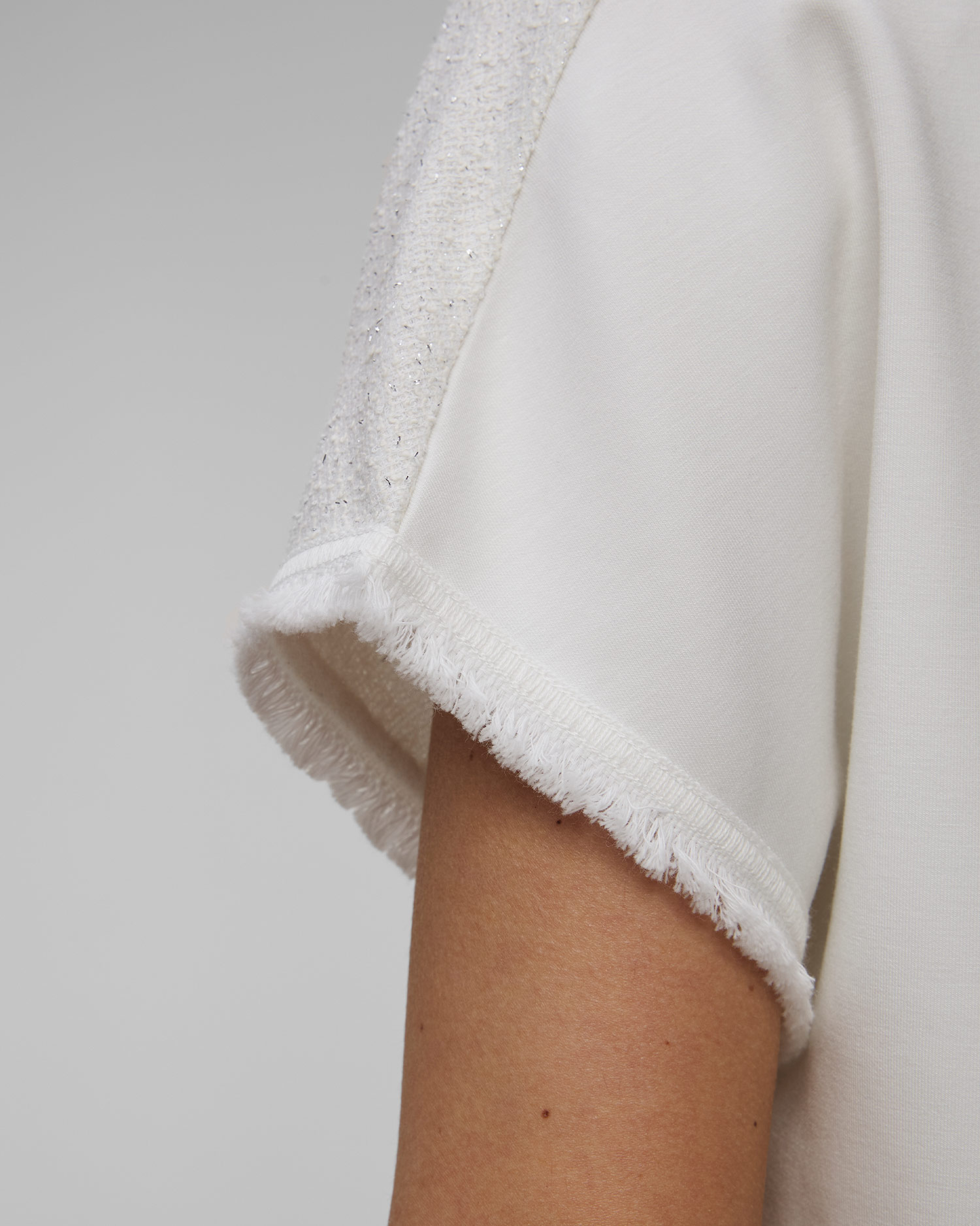 Biały T-shirt damski bouclé Sportalm