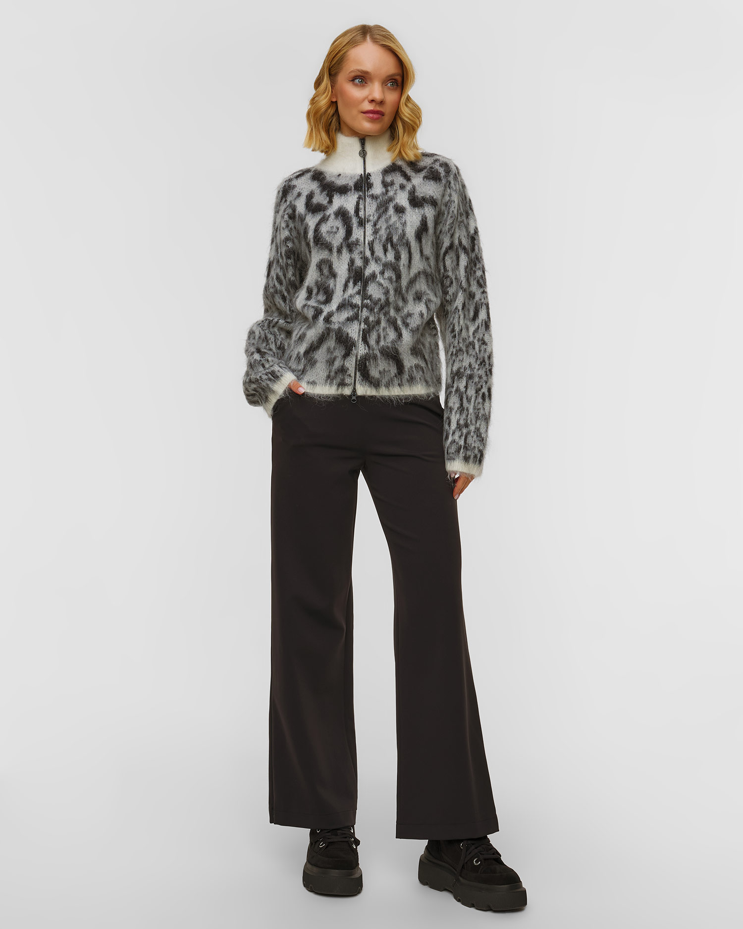 Pulover descheiat cu motiv leopard pentru femei Sportalm