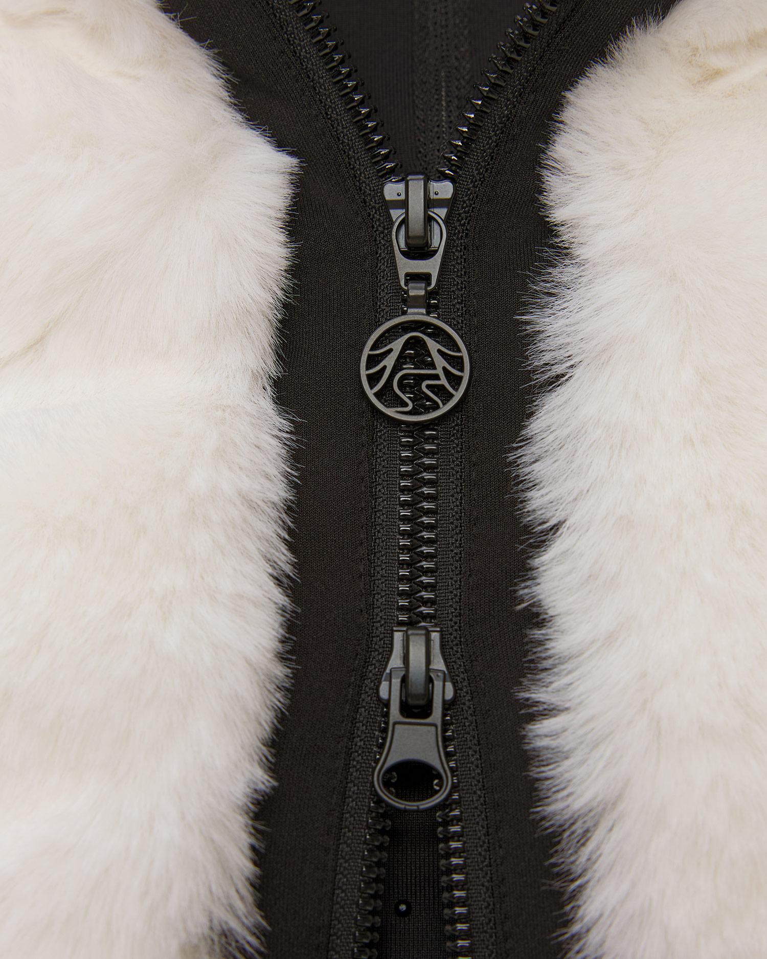 Sportalm Skijacke aus Kunstfell in Weiß