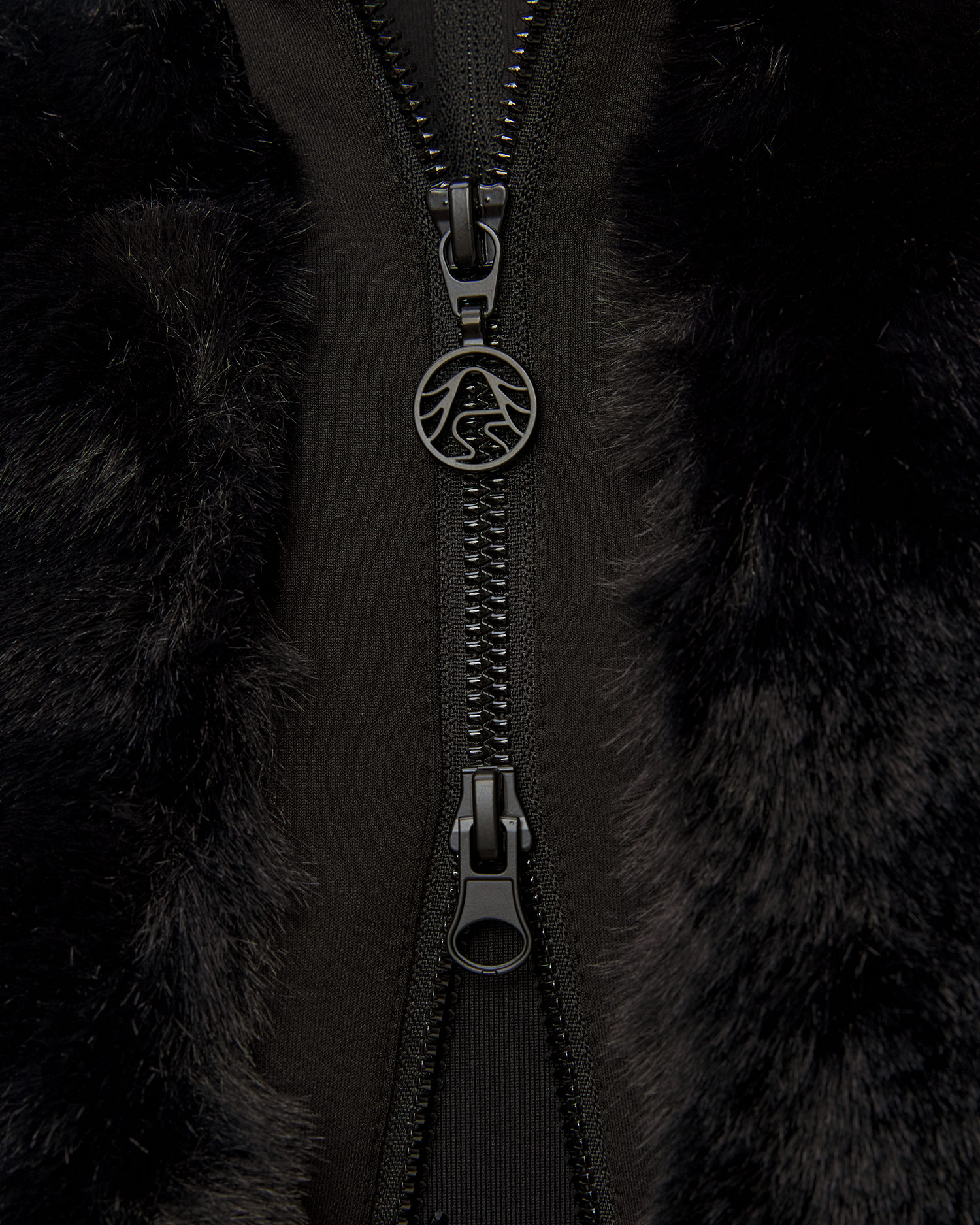 Sportalm Skijacke aus Kunstfell in Schwarz