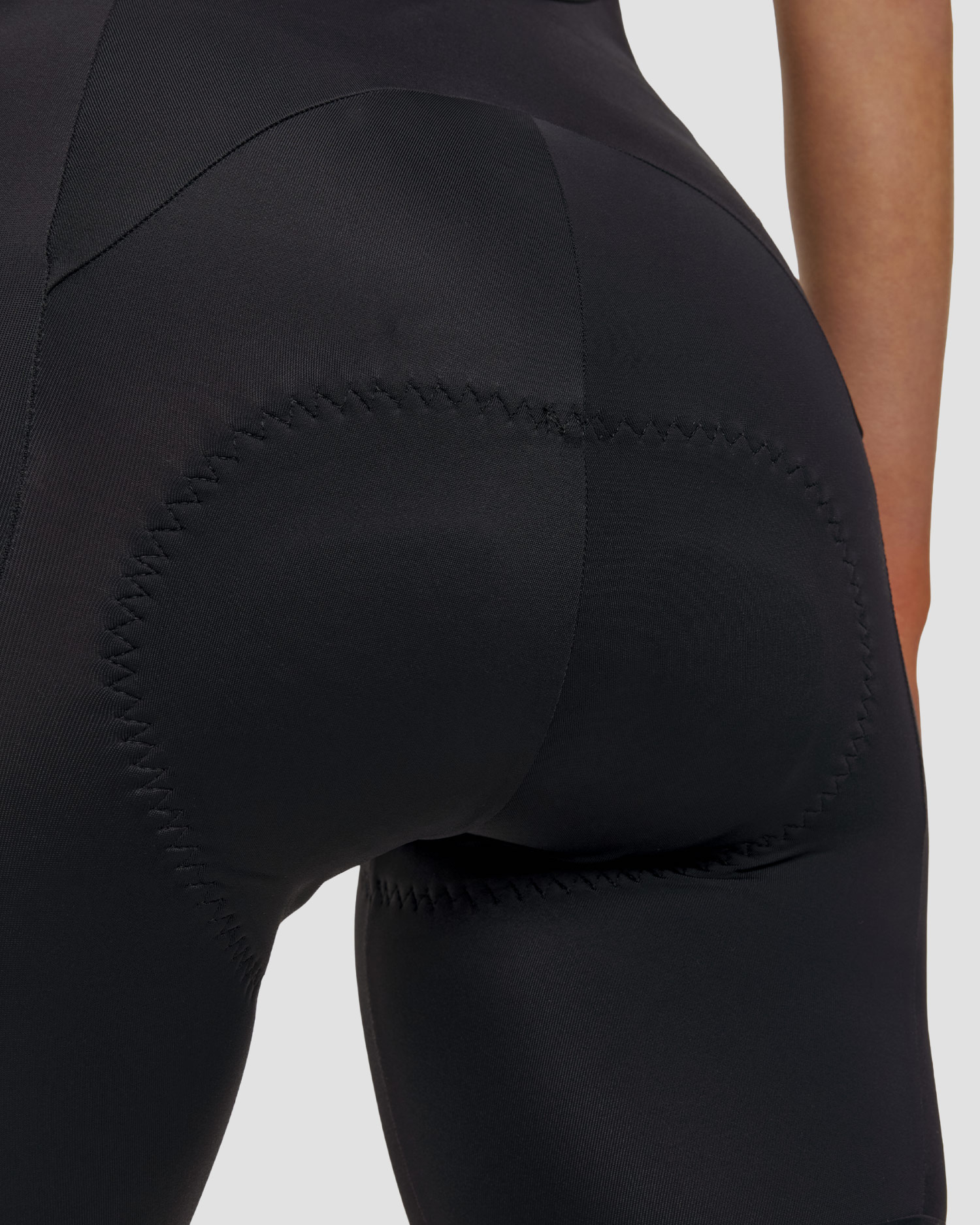 Dámské cyklistické šortky se šlemi X-Bionic Corefusion Ride Bib Shorts v černé barvě