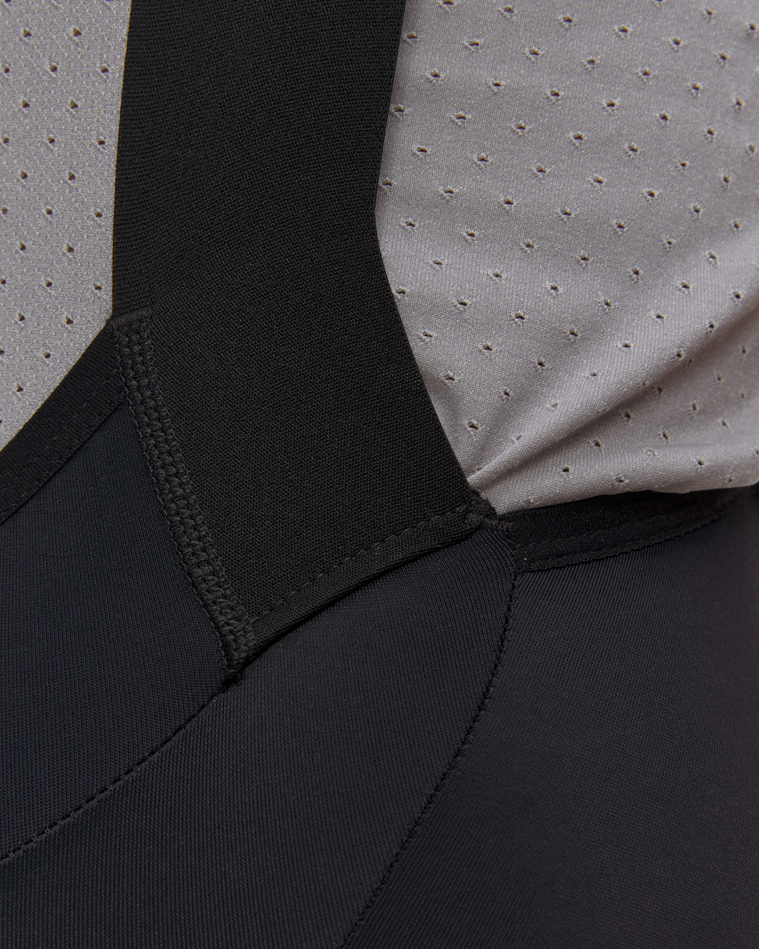Dámské cyklistické šortky se šlemi X-Bionic Corefusion Ride Bib Shorts v černé barvě