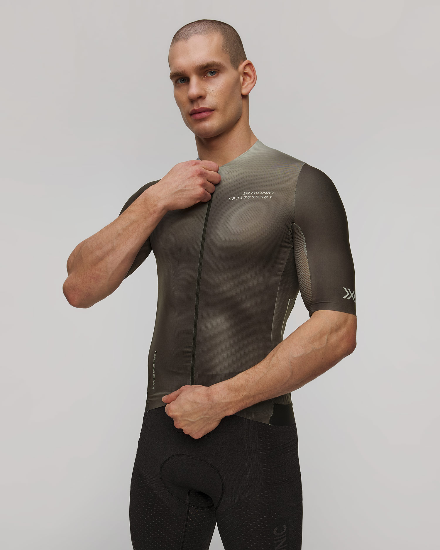 X-Bionic Corefusion Aero Jersey SS Fahrradtrikot für Herren in Grau und Braun