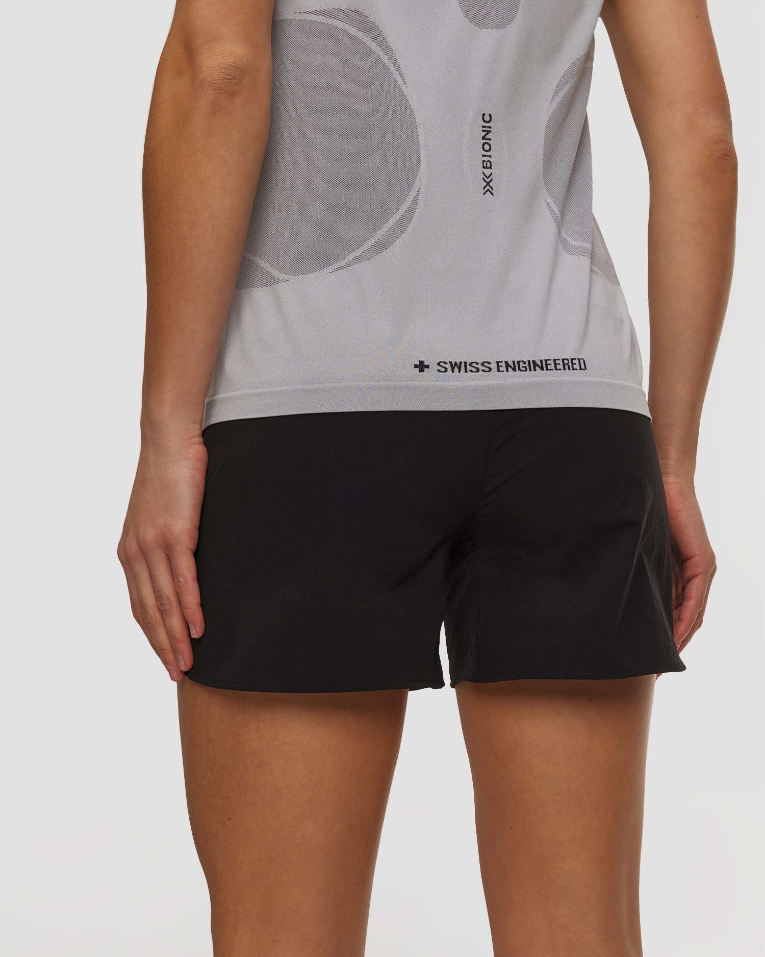 Dámské běžecké šortky X-Bionic Corefusion Run Discover v černé barvě