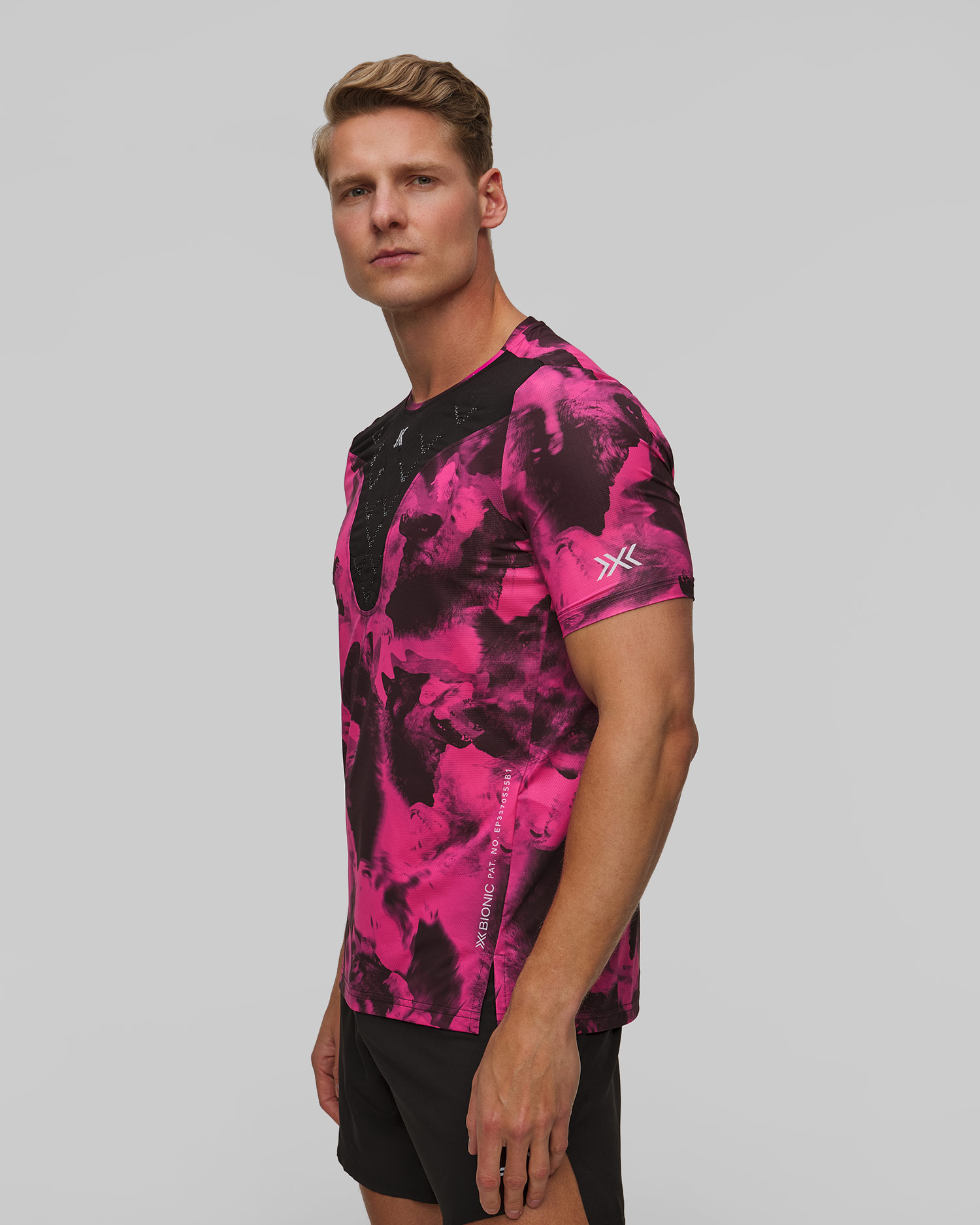 Maglietta da corsa da uomo X-Bionic Corefusion Run Shirt nero-rosa