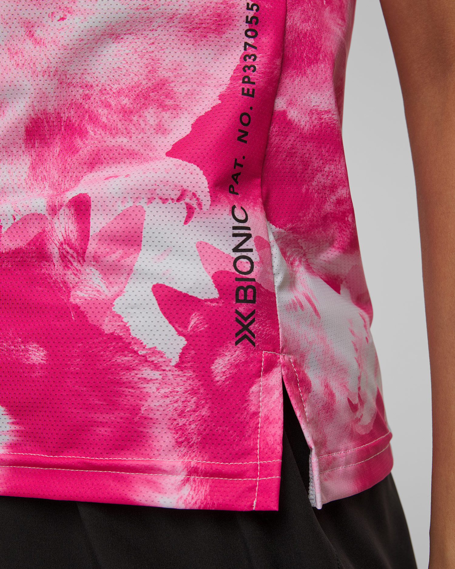 Koszulka biegowa damska X-Bionic Corefusion Run Shirt czarno-różowa