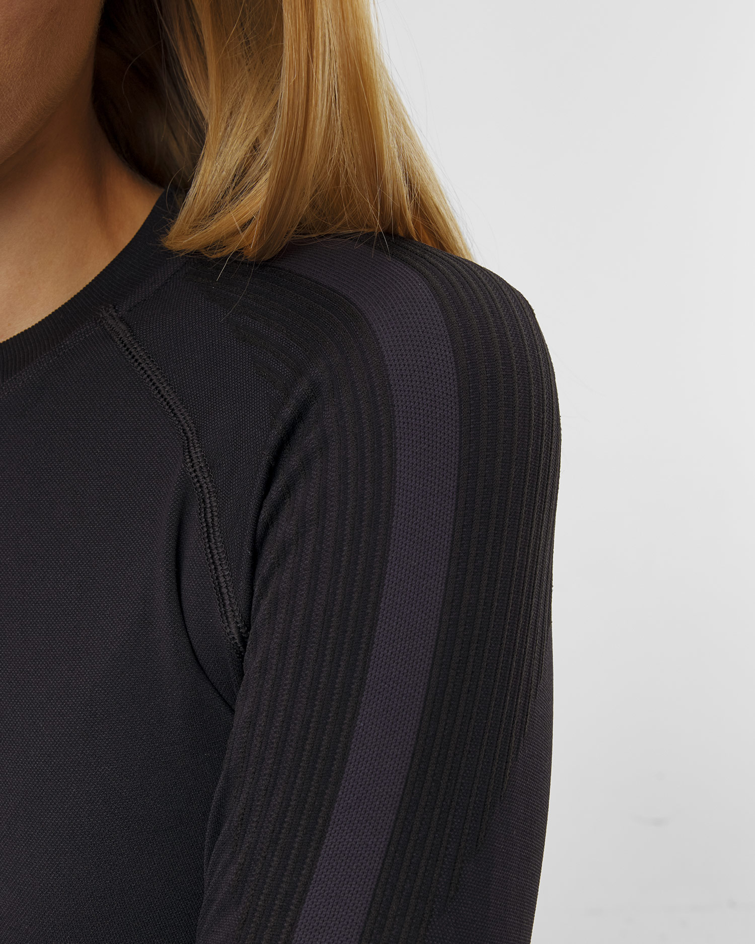 Dámske termo tričko s dlhým rukávom X-Bionic Invent Graphics Shirt LS čierno-sivé