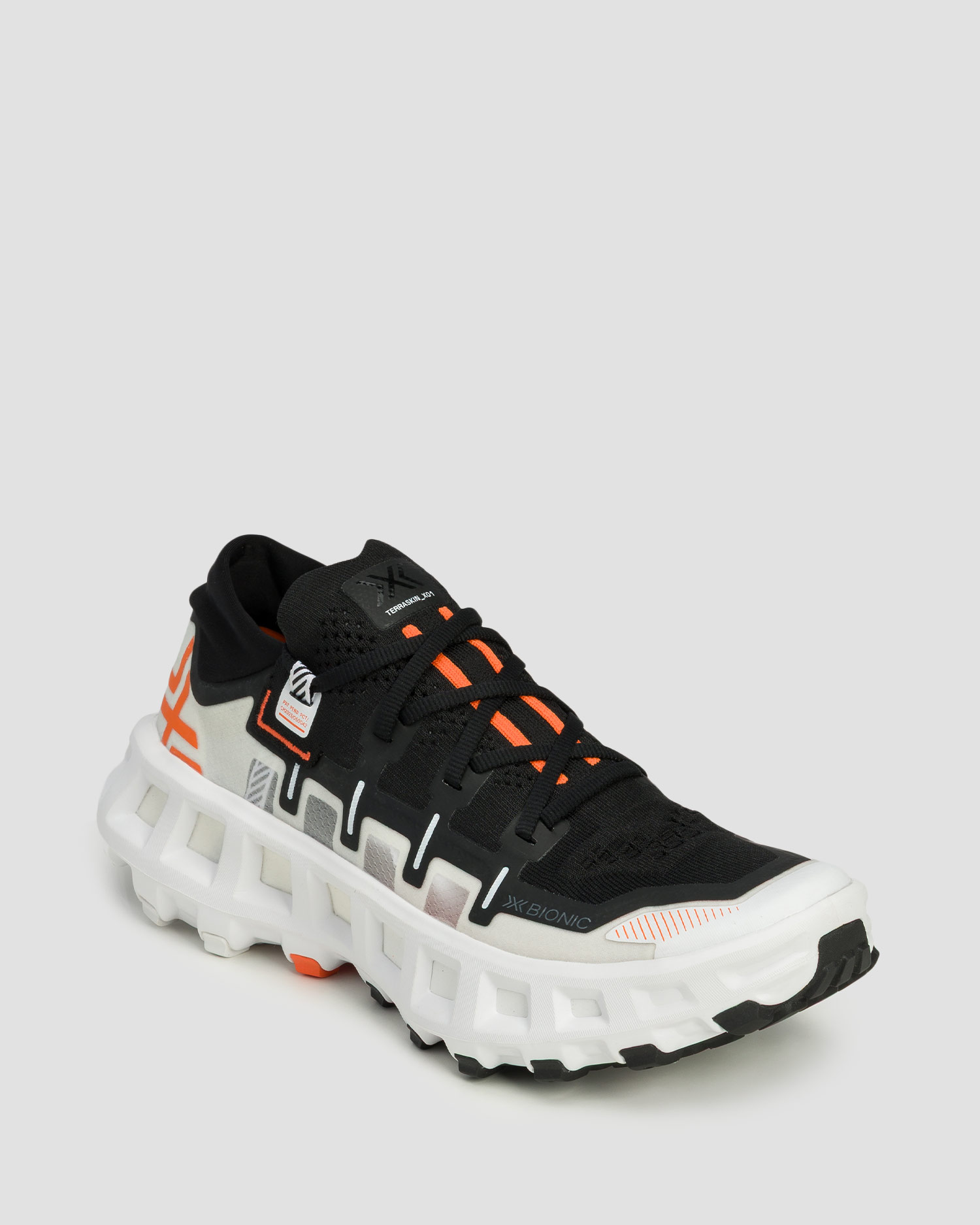 Scarpe da corsa trail unisex X-Bionic Terraskin X01 nero-bianco + calzini tecnici