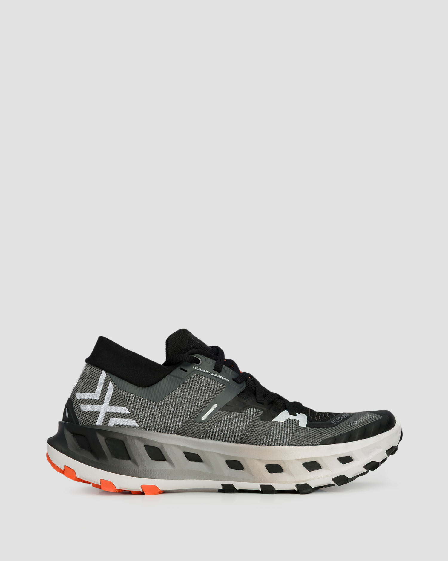 Scarpe da corsa trail unisex X-Bionic Terraskin X02 nero-bianche + calzini tecnici