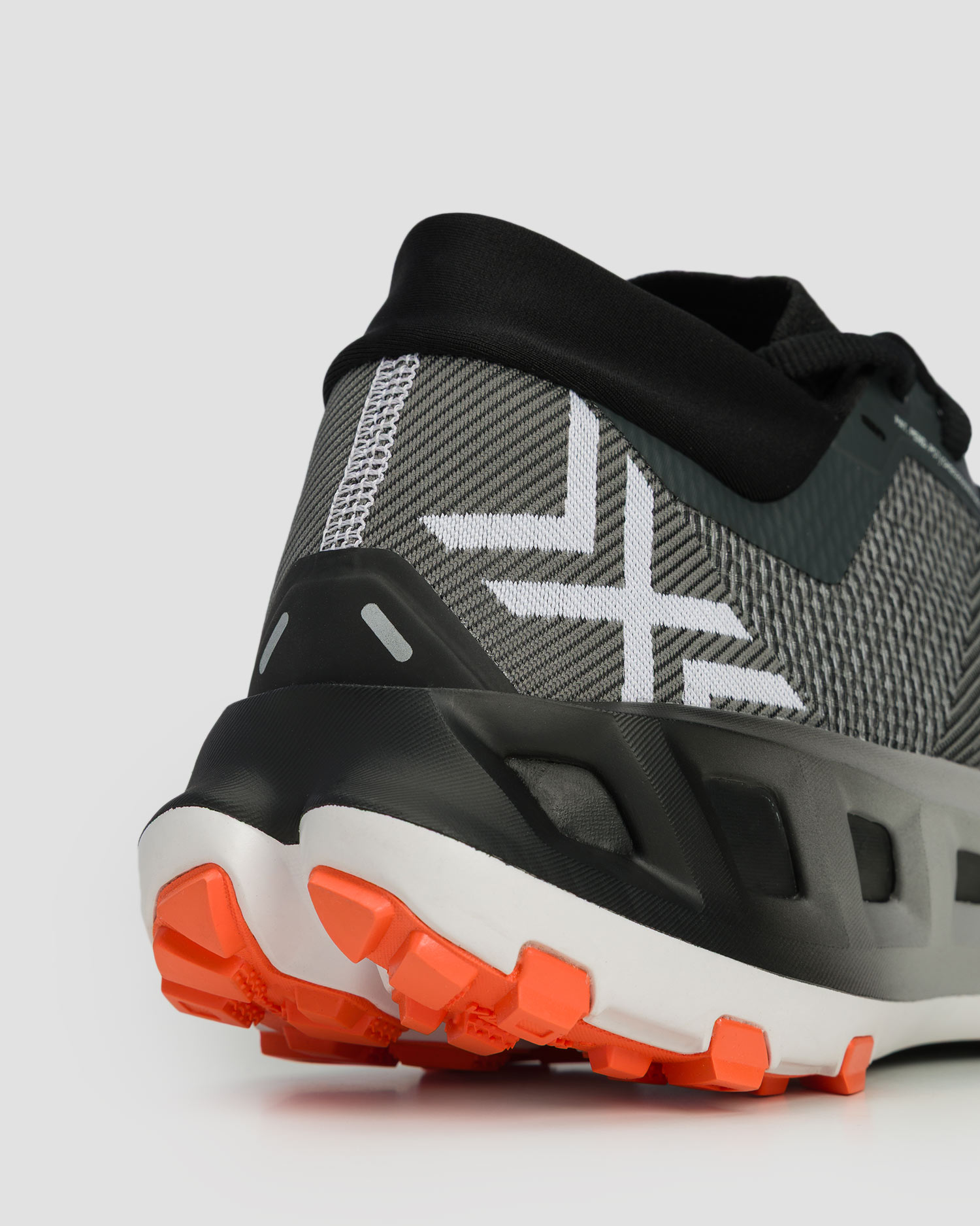 Buty biegowe trailowe unisex X-Bionic Terraskin X02 czarno-białe