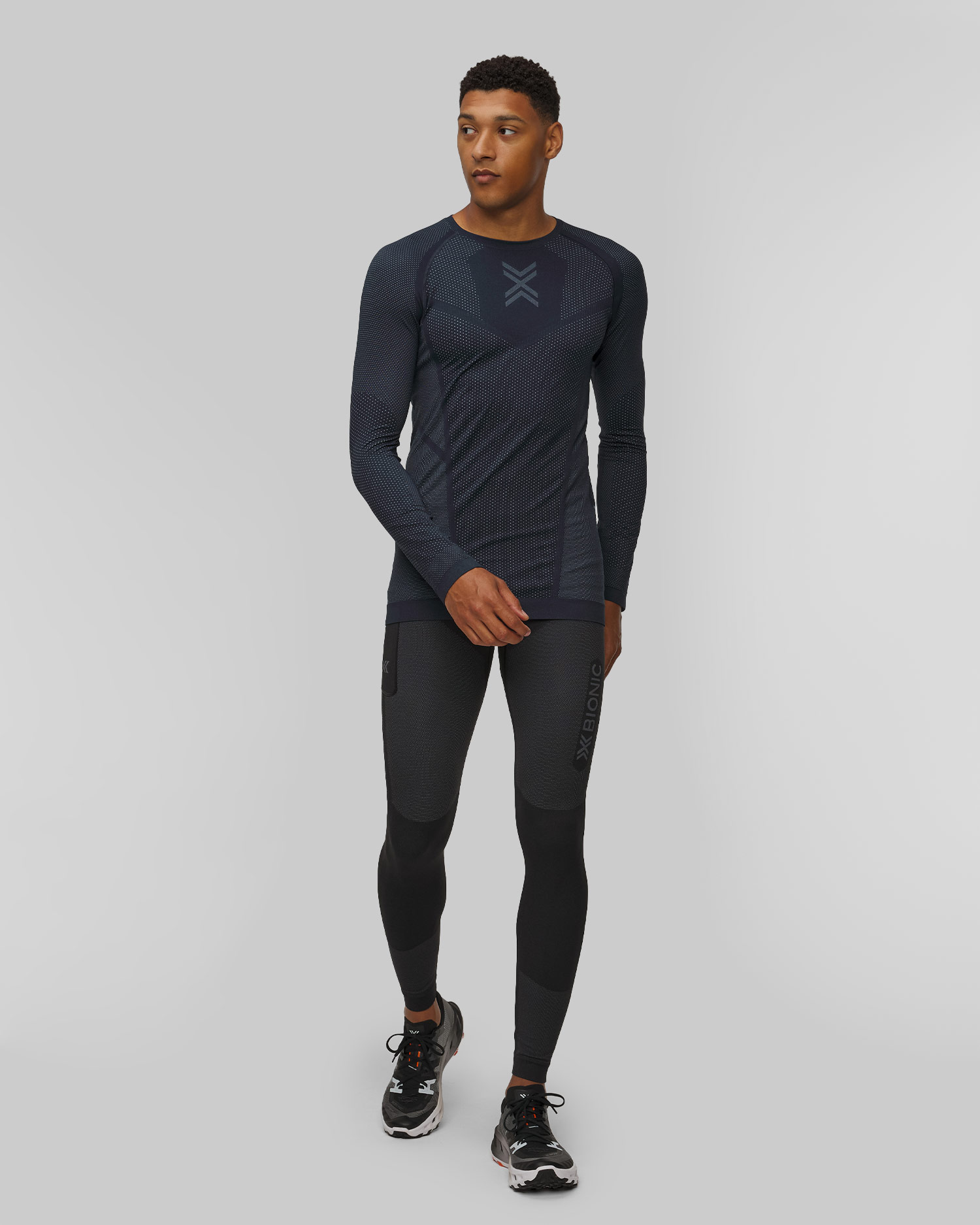 Pánský běžecký longsleeve X-Bionic Xceed Run Shirt LS v Tmavě Modrém Barevném Odstínu