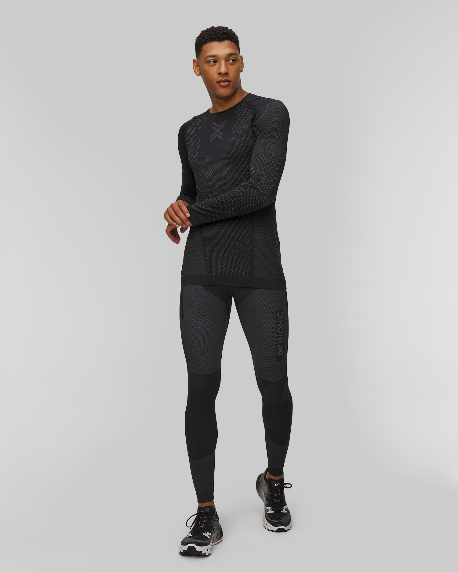 Pánský běžecký longsleeve X-Bionic Xceed Run Shirt LS v Šedočerné Barvě