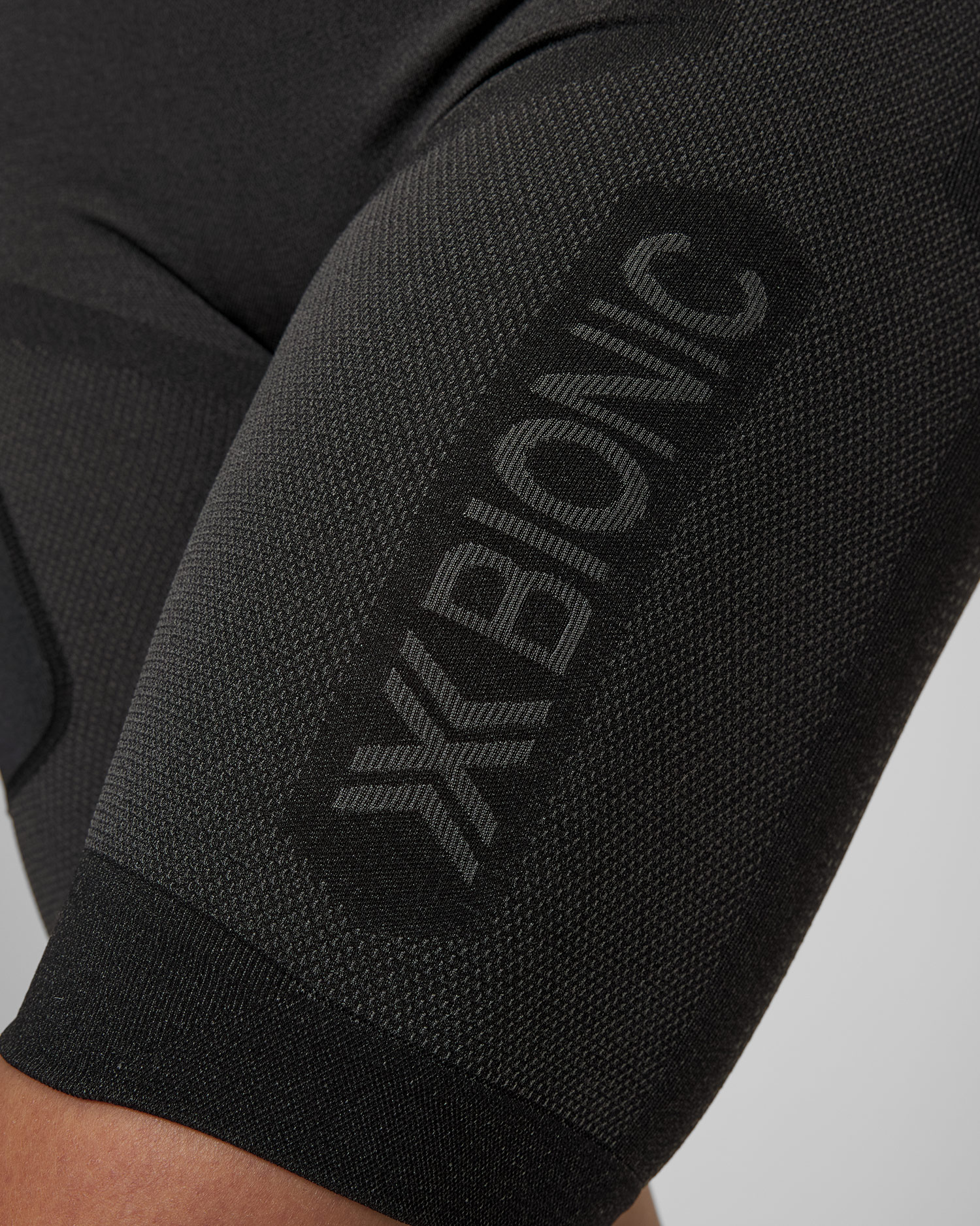 X-Bionic Xceed Run Short Tights Laufshorts für Damen in Grau und Schwarz