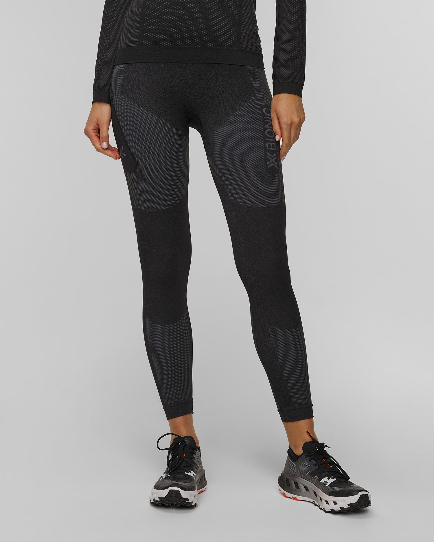 X-Bionic Xceed Run Long Tights Laufleggings für Damen in Schwarz und Grau