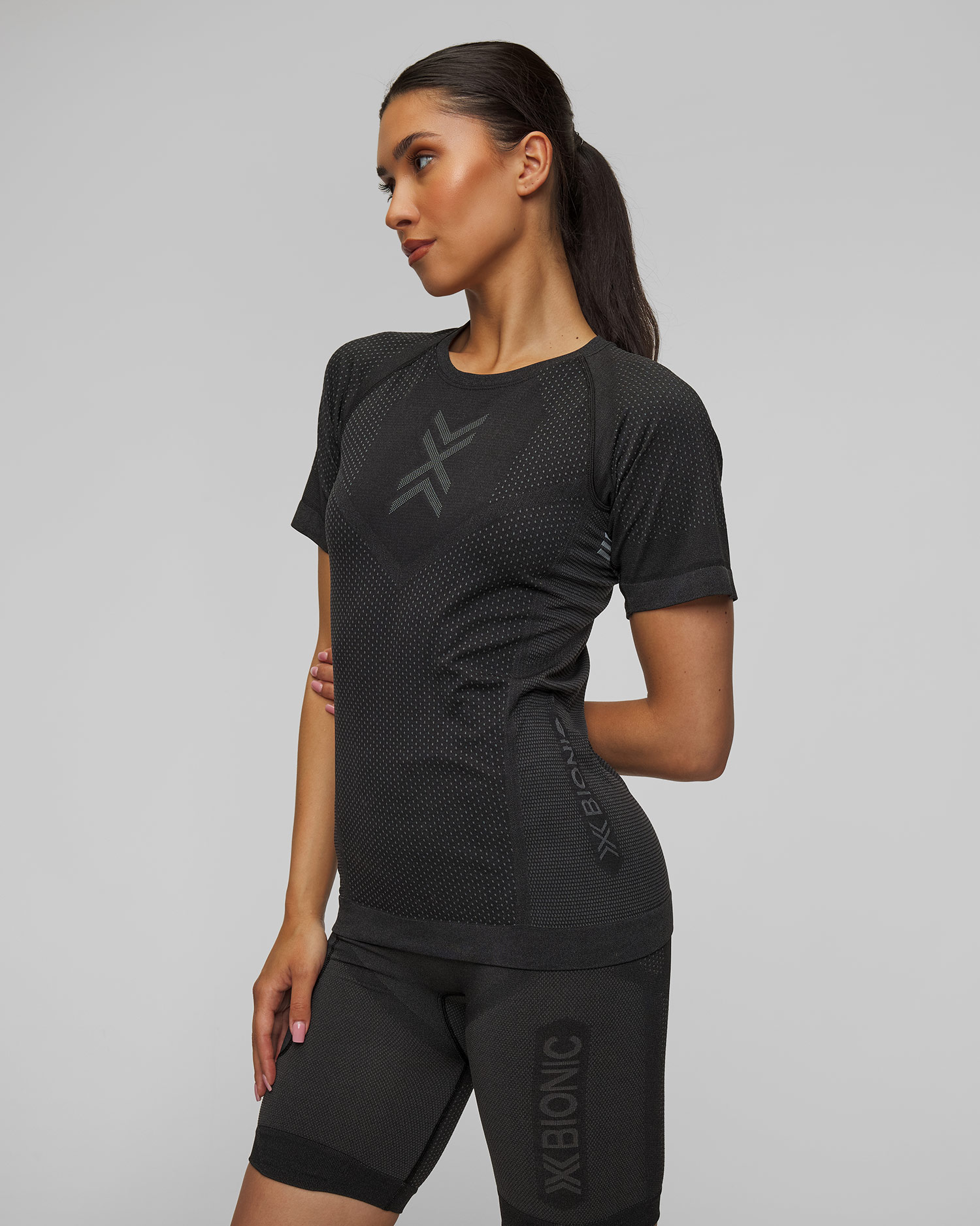 X-Bionic Xceed Run Shirt Laufshirt für Damen in Grau und Schwarz