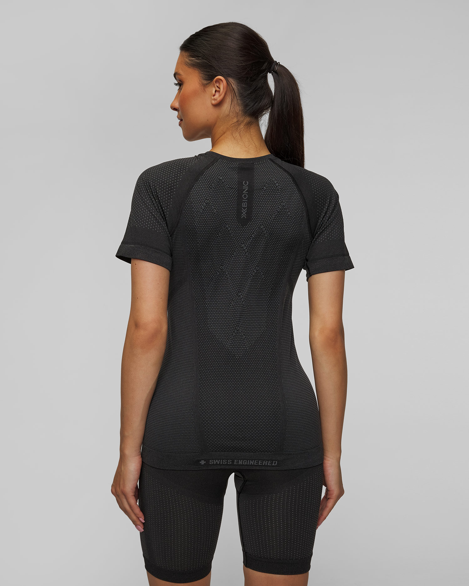 X-Bionic Xceed Run Shirt Laufshirt für Damen in Grau und Schwarz