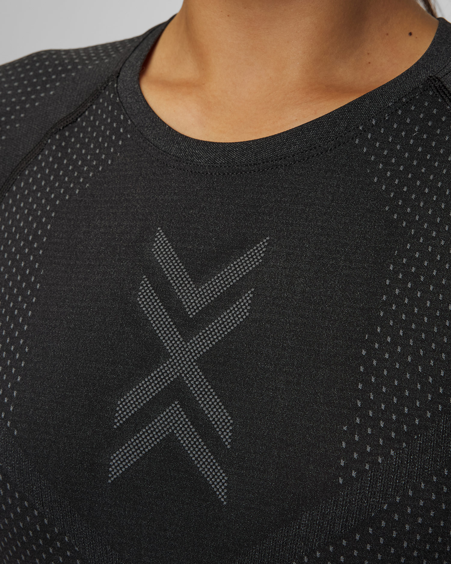 X-Bionic Xceed Run Shirt Laufshirt für Damen in Grau und Schwarz