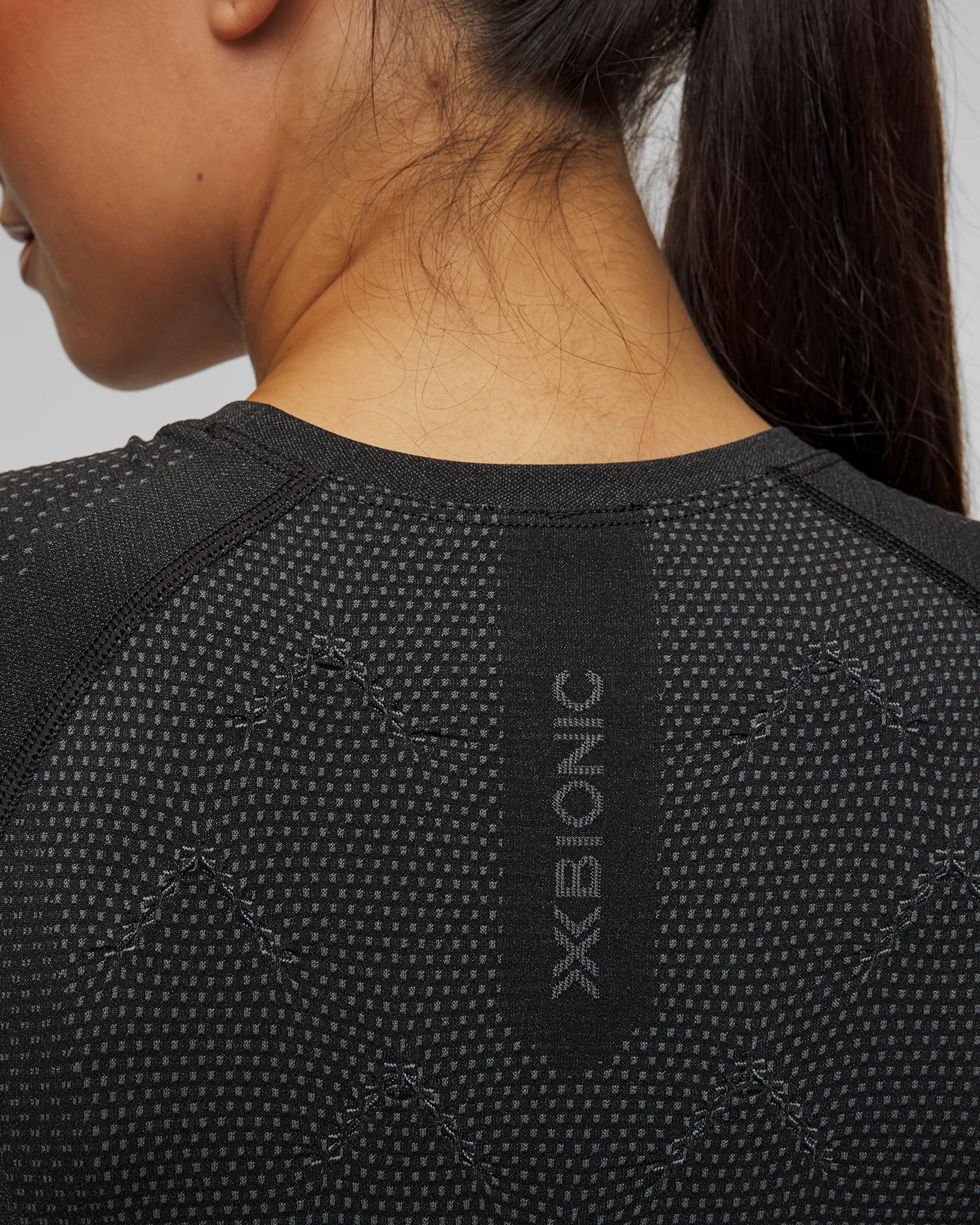 X-Bionic Xceed Run Shirt Laufshirt für Damen in Grau und Schwarz