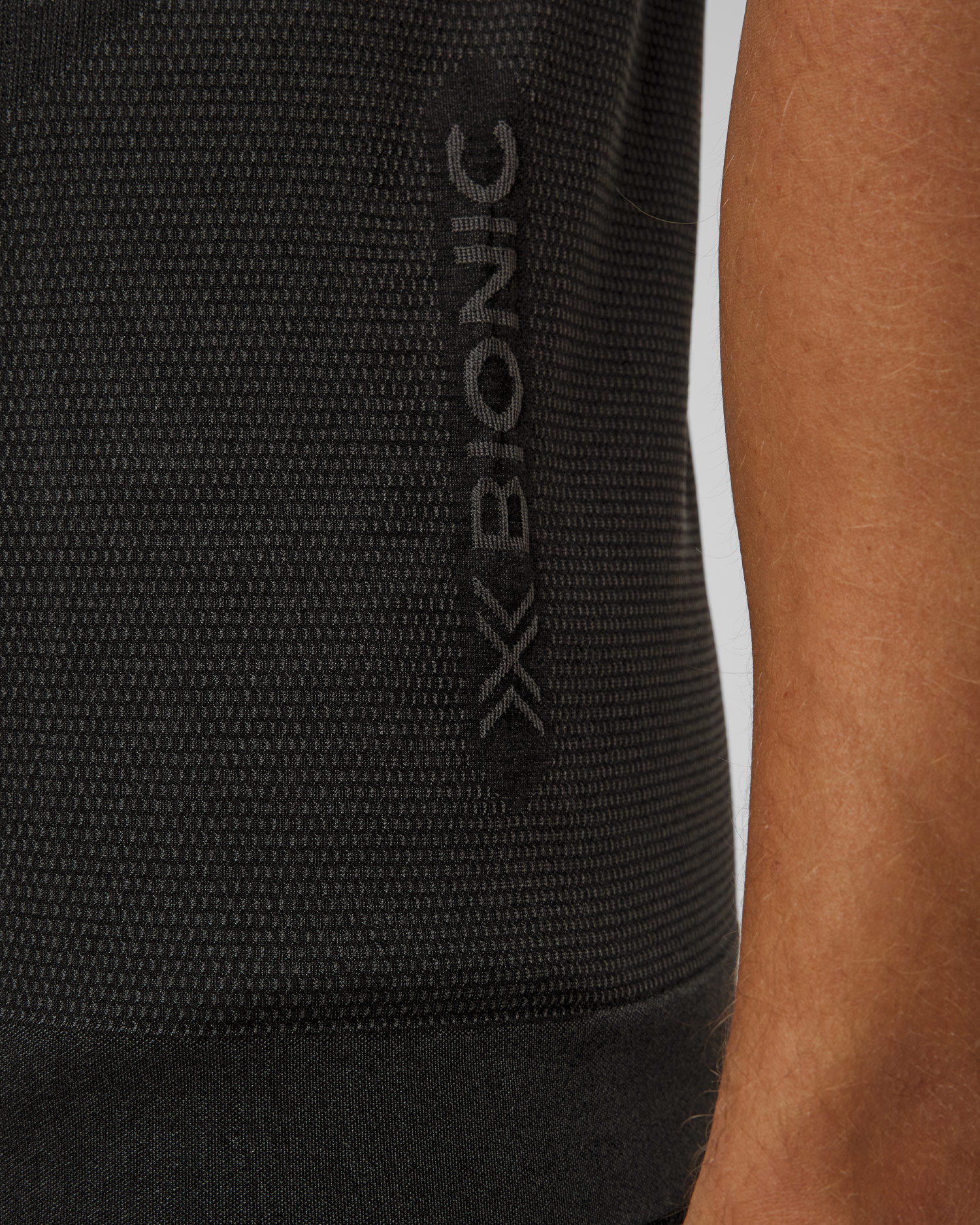 Singletă de alergare pentru bărbați X-Bionic Xceed Run Tank Top negru-gri