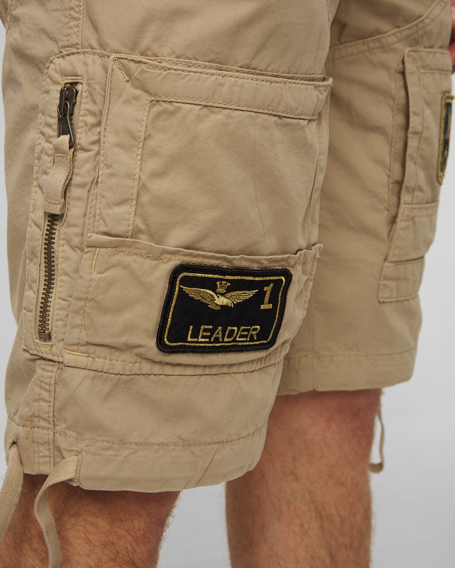 Pantaloni scurți cargo pentru bărbați Bej Aeronautica Militare