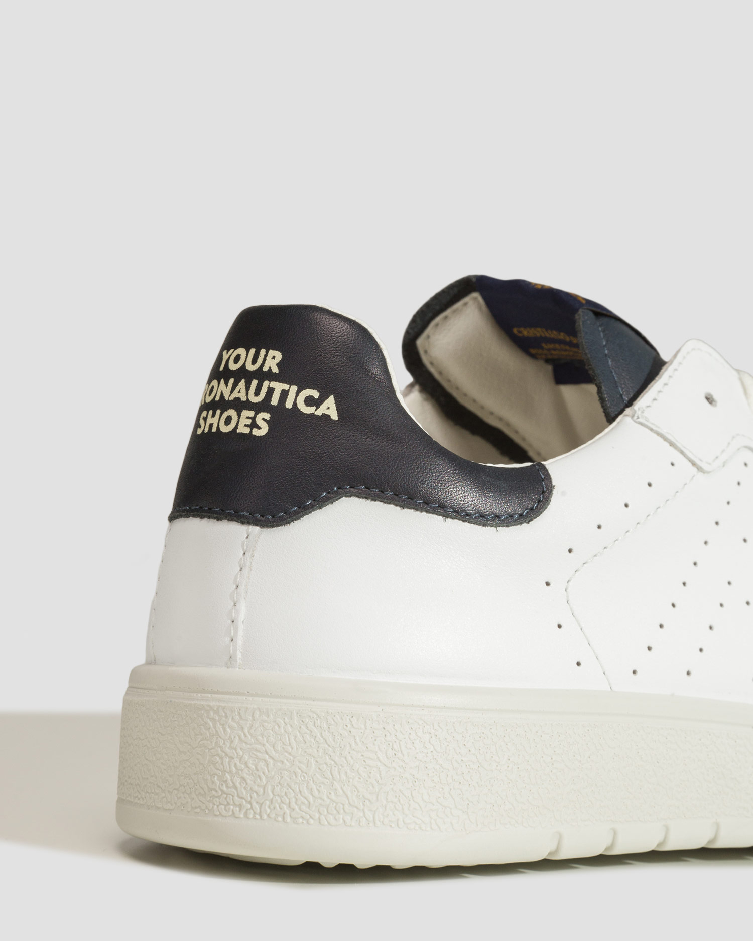 Bílé dámské kožené boty Aeronautica Militare