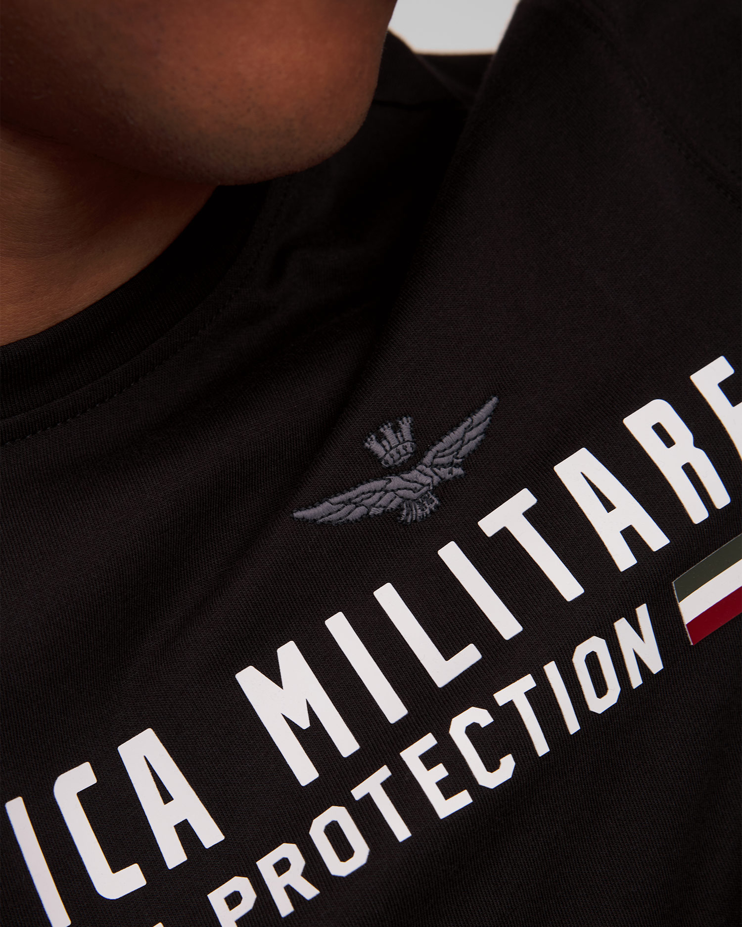 T-shirt noir pour hommes Aeronautica Militare 