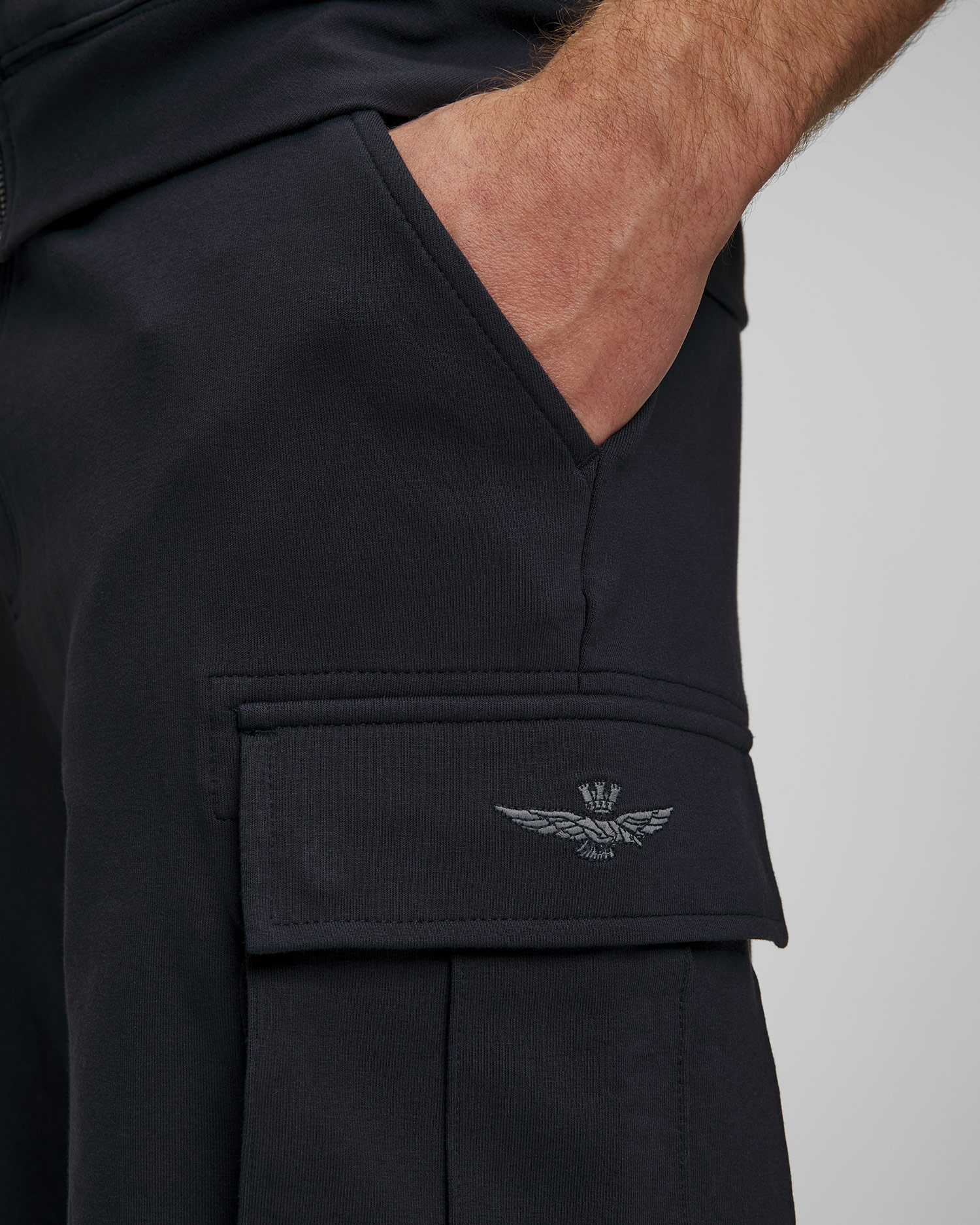 Granatowe szorty dresowe męskie Aeronautica Militare