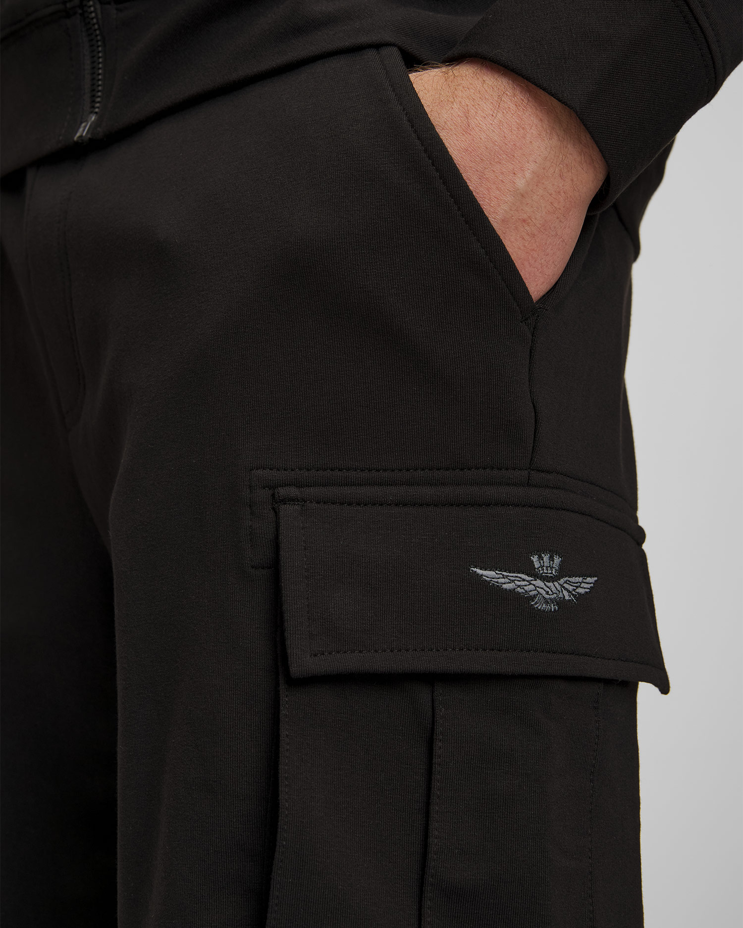 Pantaloni scurți negri de trening pentru bărbați Aeronautica Militare