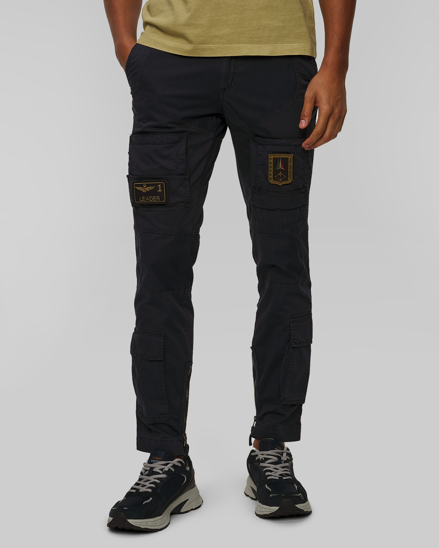 Tmavě modré pánské kapsáčové kalhoty Aeronautica Militare