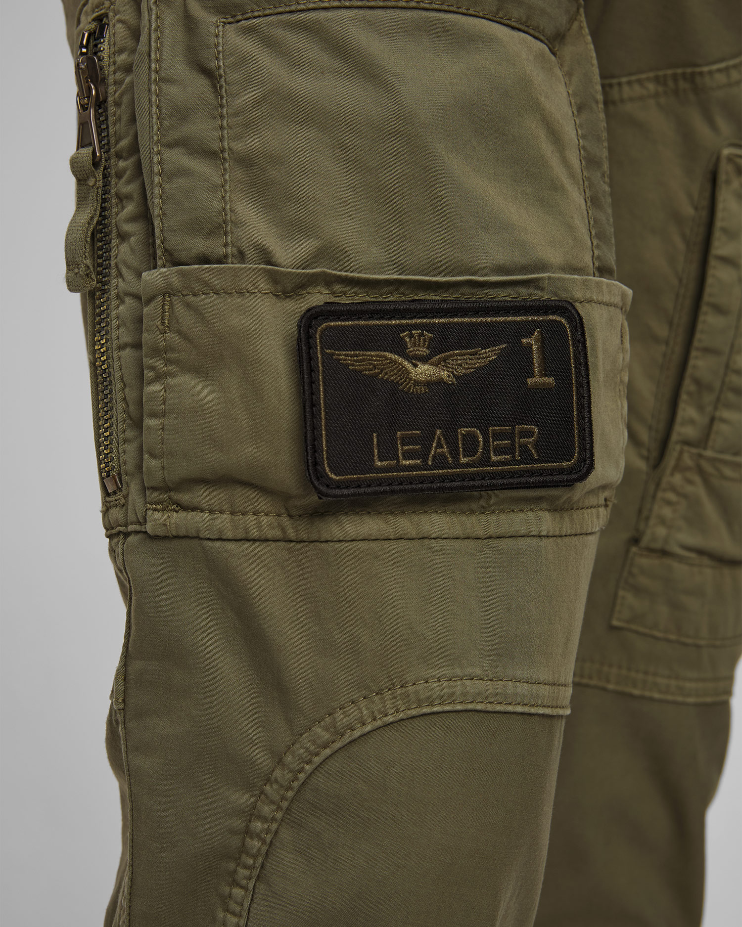 Pánské kapsáčové kalhoty Aeronautica Militare