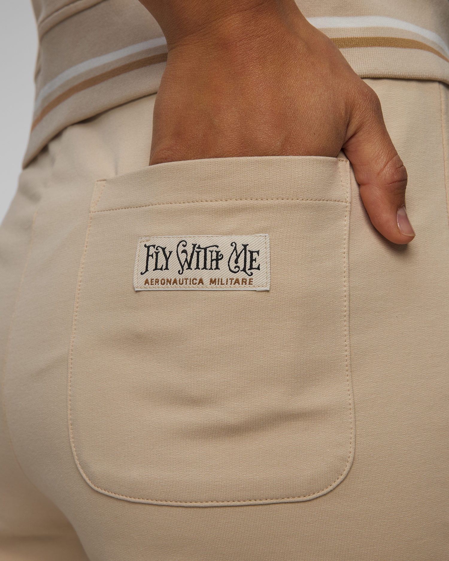 Pantaloni de trening bej pentru femei Aeronautica Militare