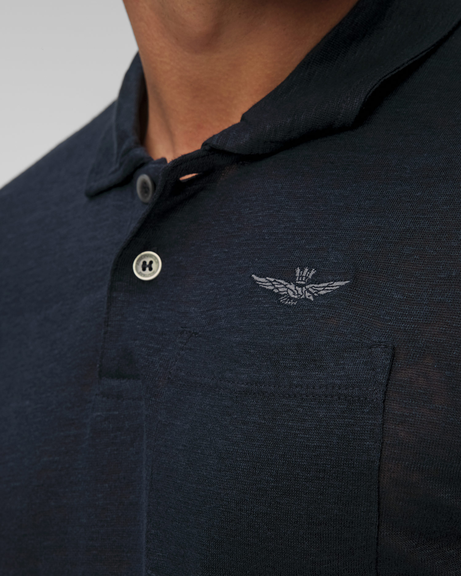 Tmavě modrá pánská lněná polokošile Aeronautica Militare