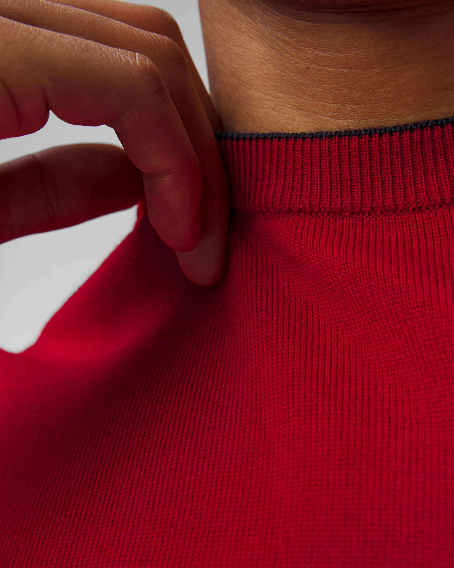 Pull en laine rouge pour hommes Aeronautica Militare