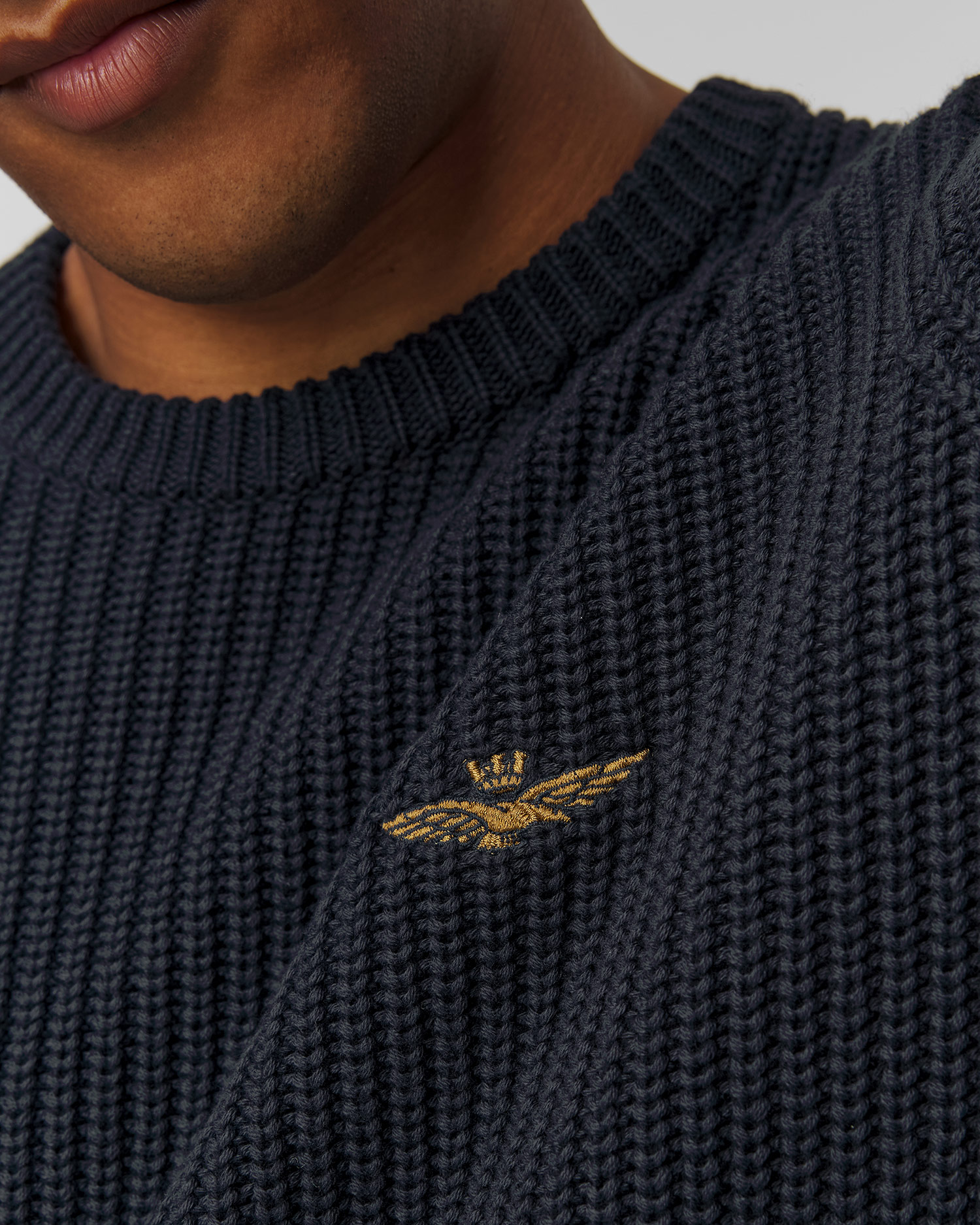 Tmavě modrý pánský svetr Aeronautica Militare