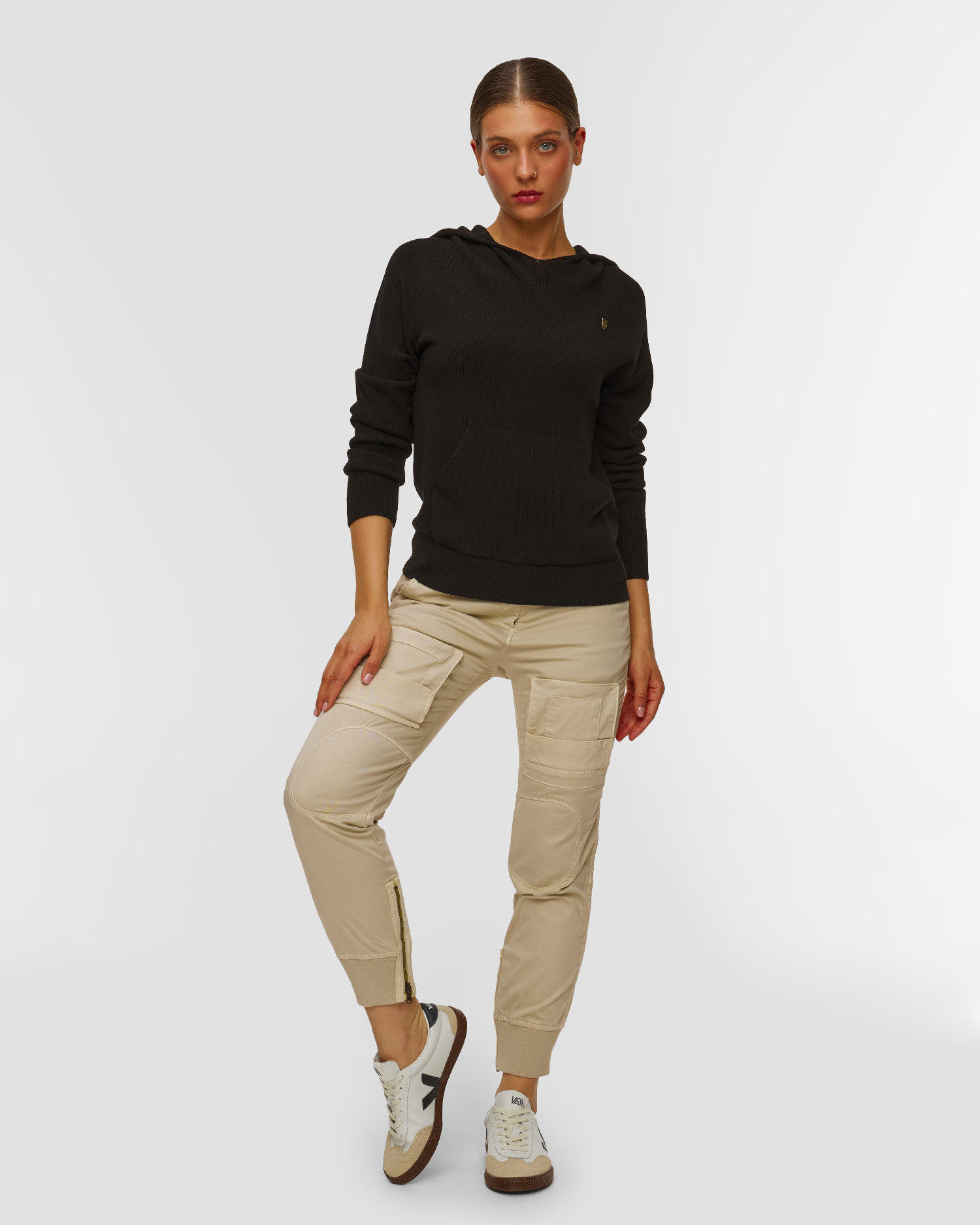 Dámský černý svetr s kapucou Aeronautica Militare