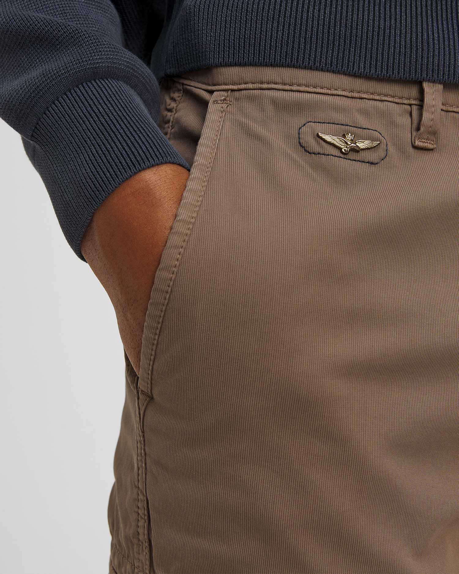 Pánske hnedé nohavice cargo Aeronautica Militare