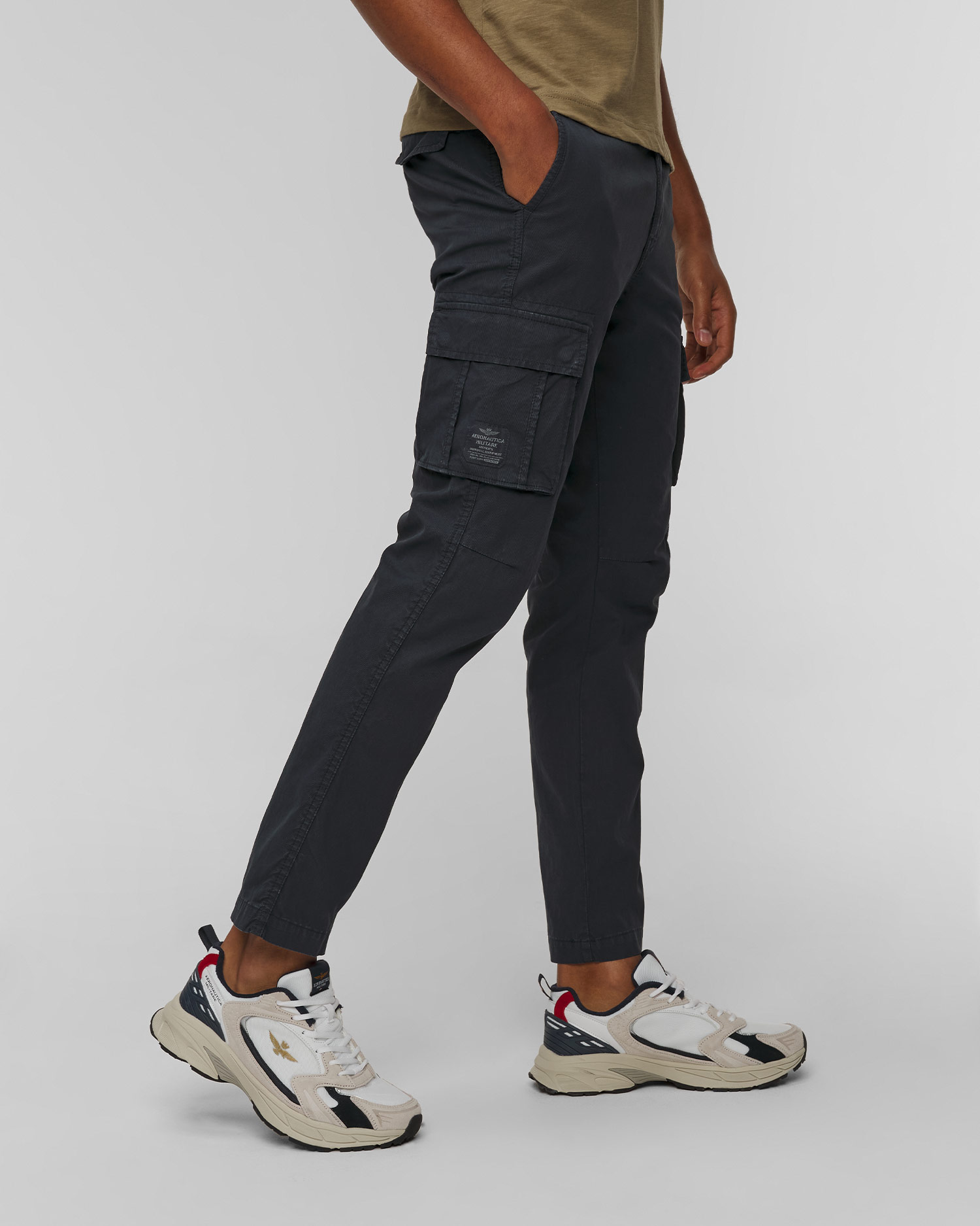 Pánske tmavomodré nohavice cargo Aeronautica Militare