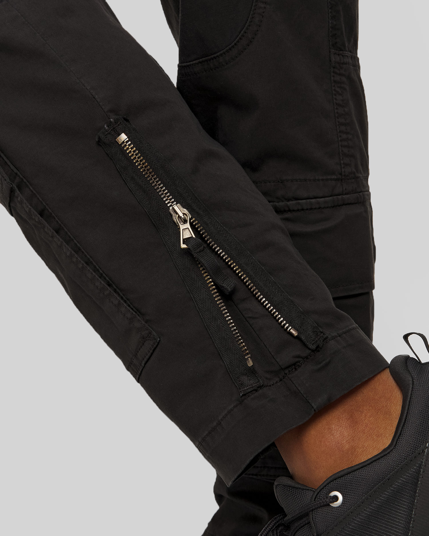 Černé pánské kapsáčové kalhoty Aeronautica Militare