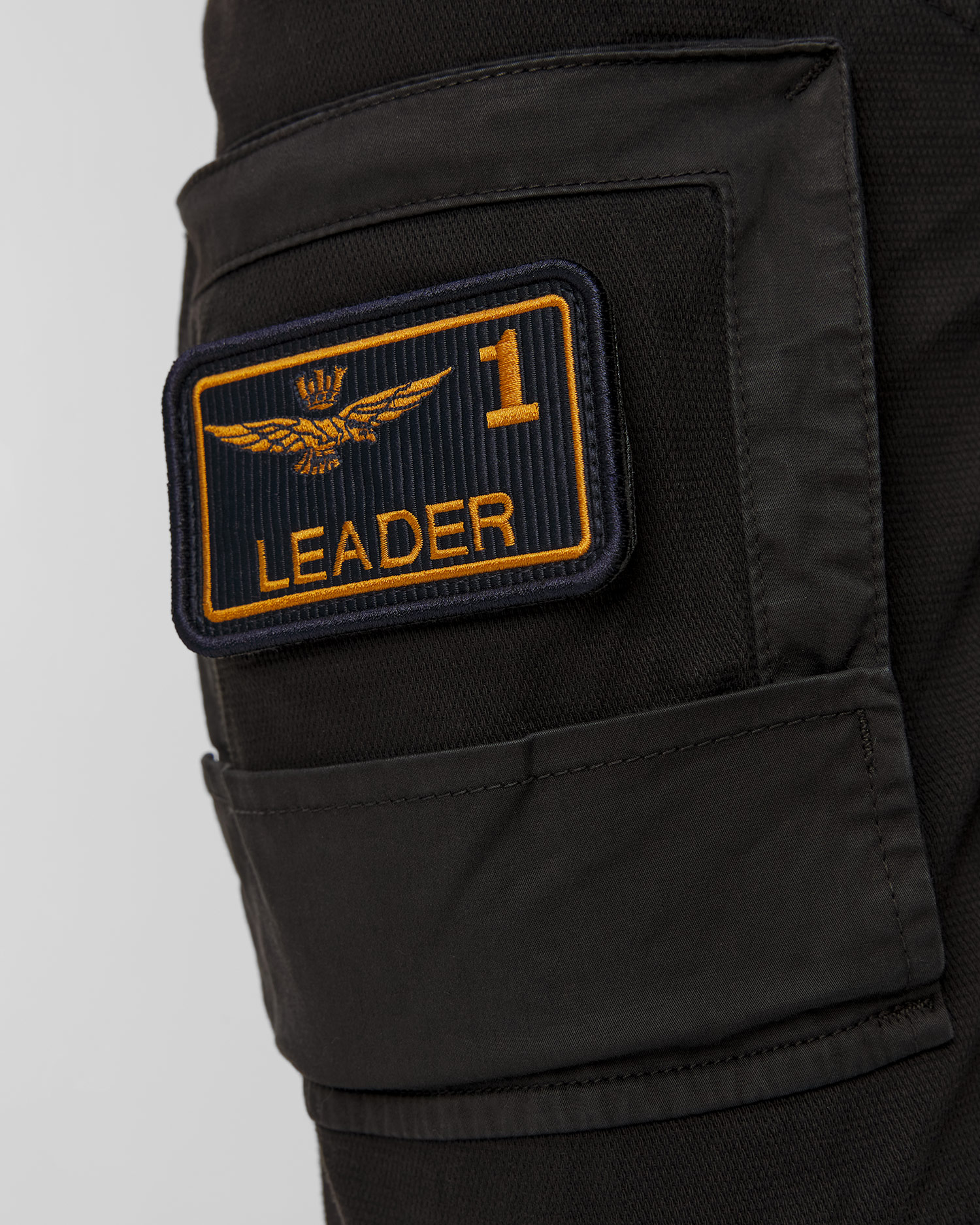 Pánske čierne cargo nohavice Aeronautica Militare