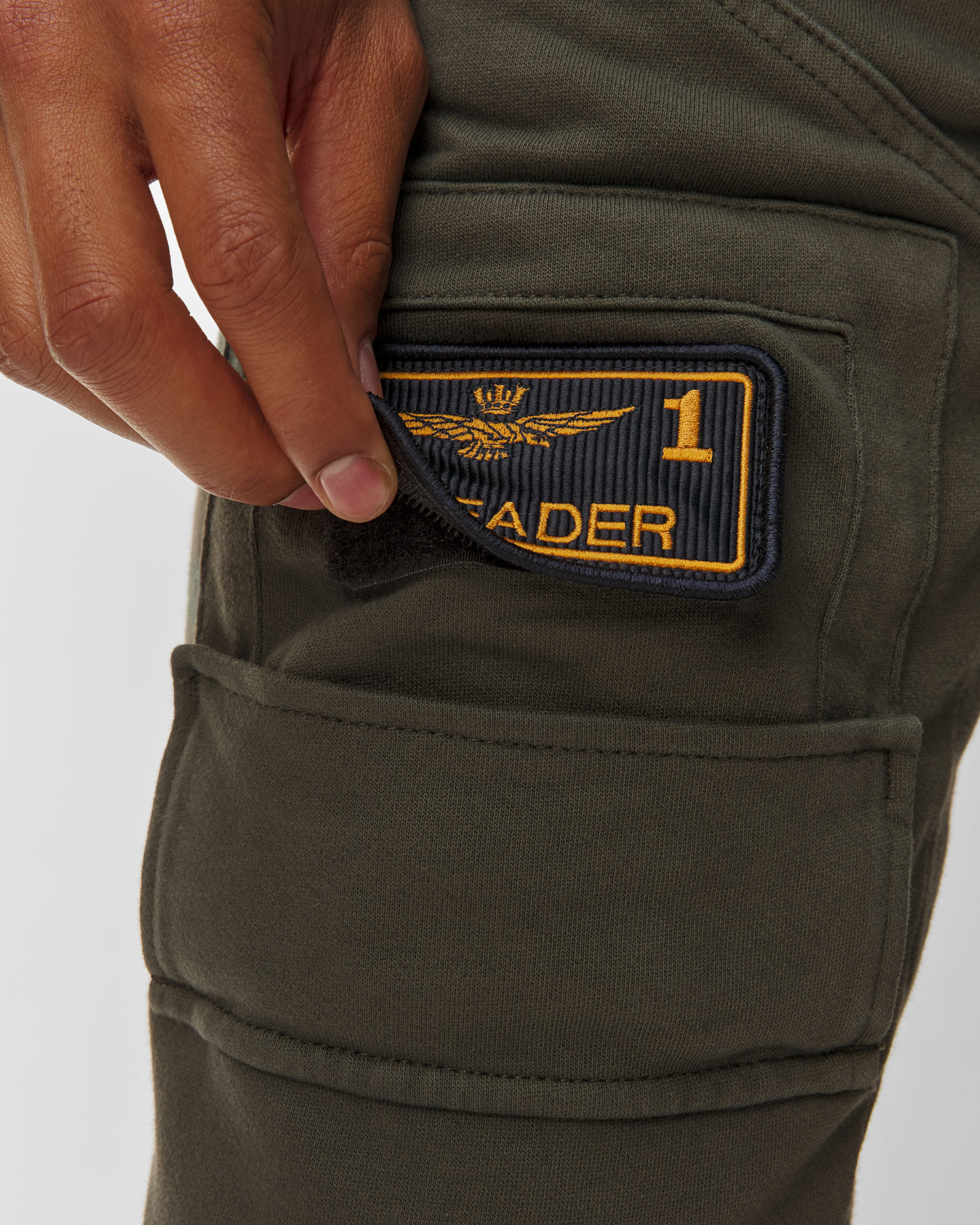 Zelené pánské kapsáčové tepláky Aeronautica Militare