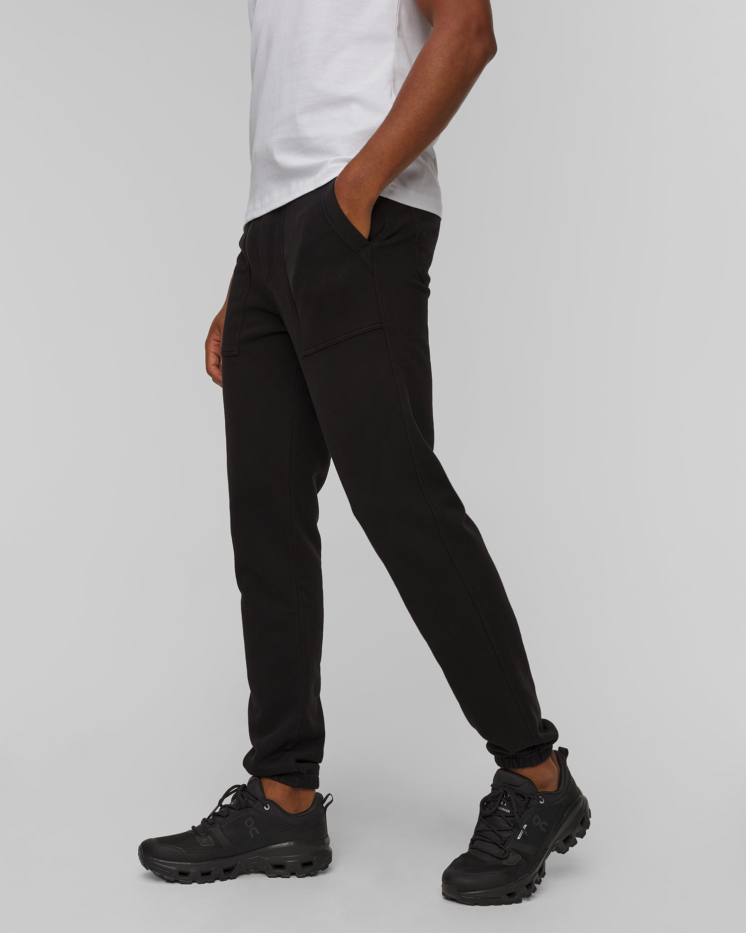 Černé pánské tepláky Aeronautica Militare