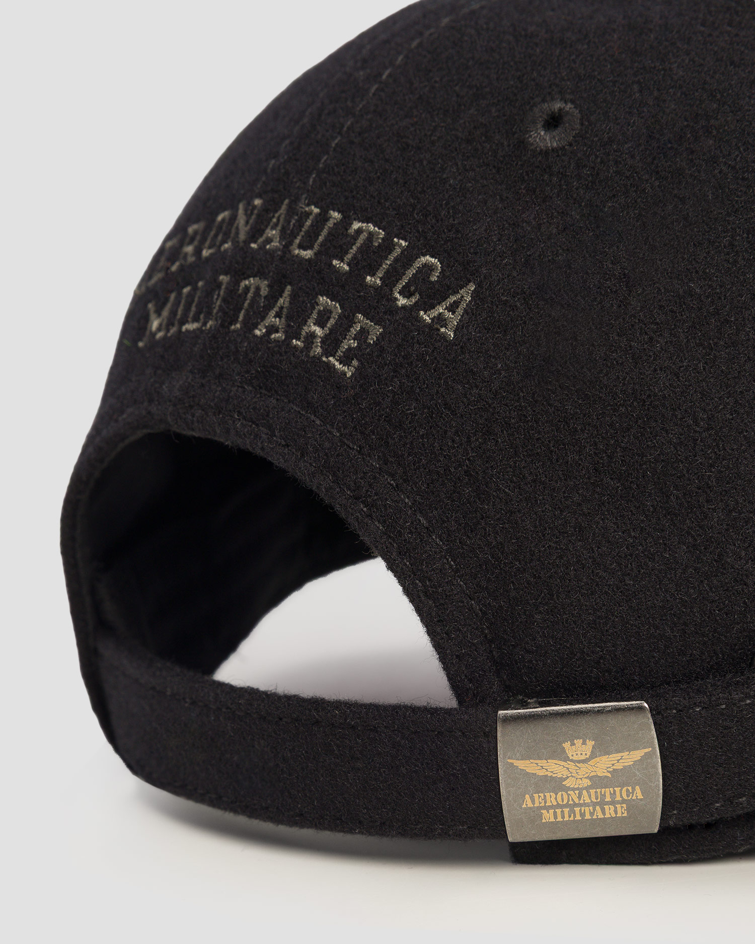 Černá zimní kšiltovka unisex Aeronautica Militare