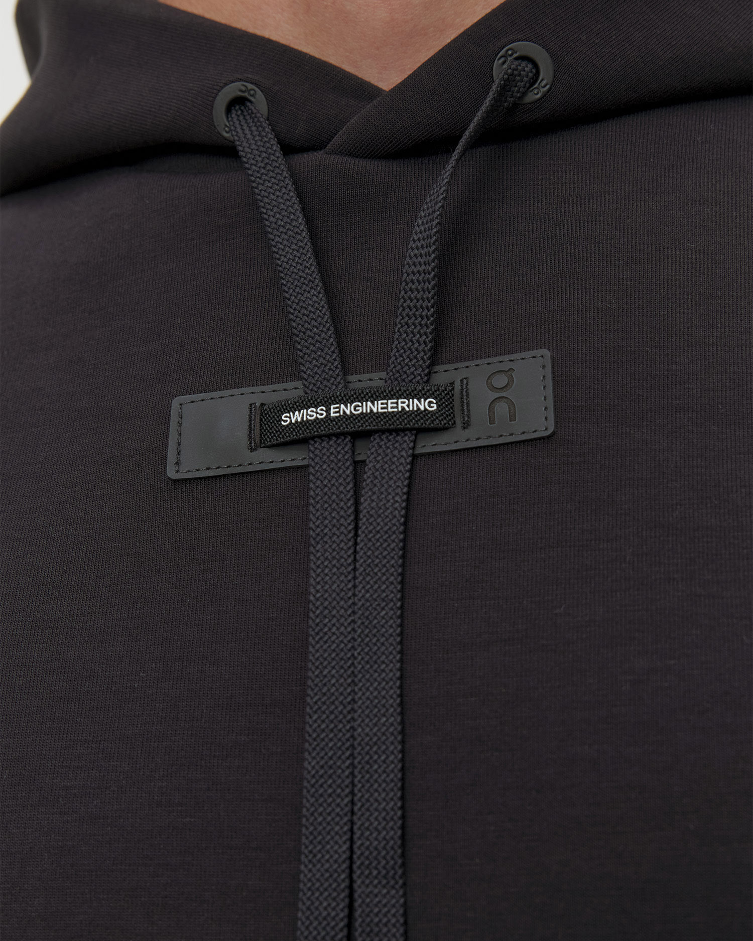 Pánska tepláková mikina On Focus Tech Hoodie čierna