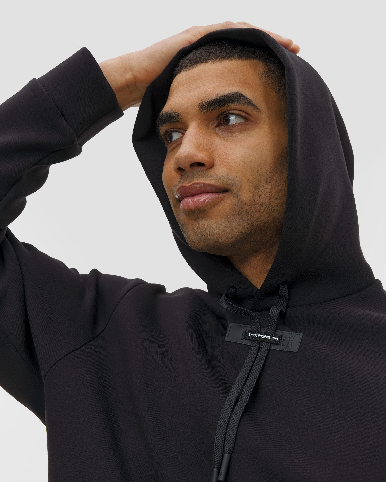 Pánska tepláková mikina On Focus Tech Hoodie čierna